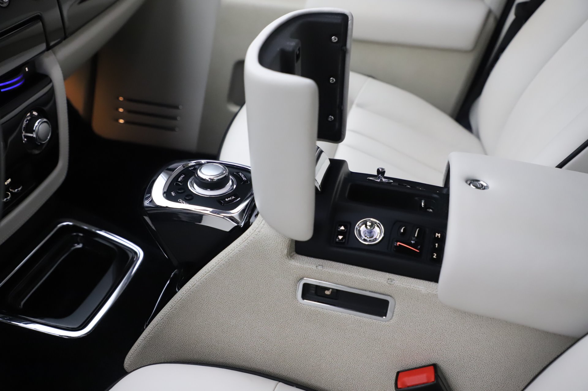 Used-2014-Rolls-Royce-Phantom