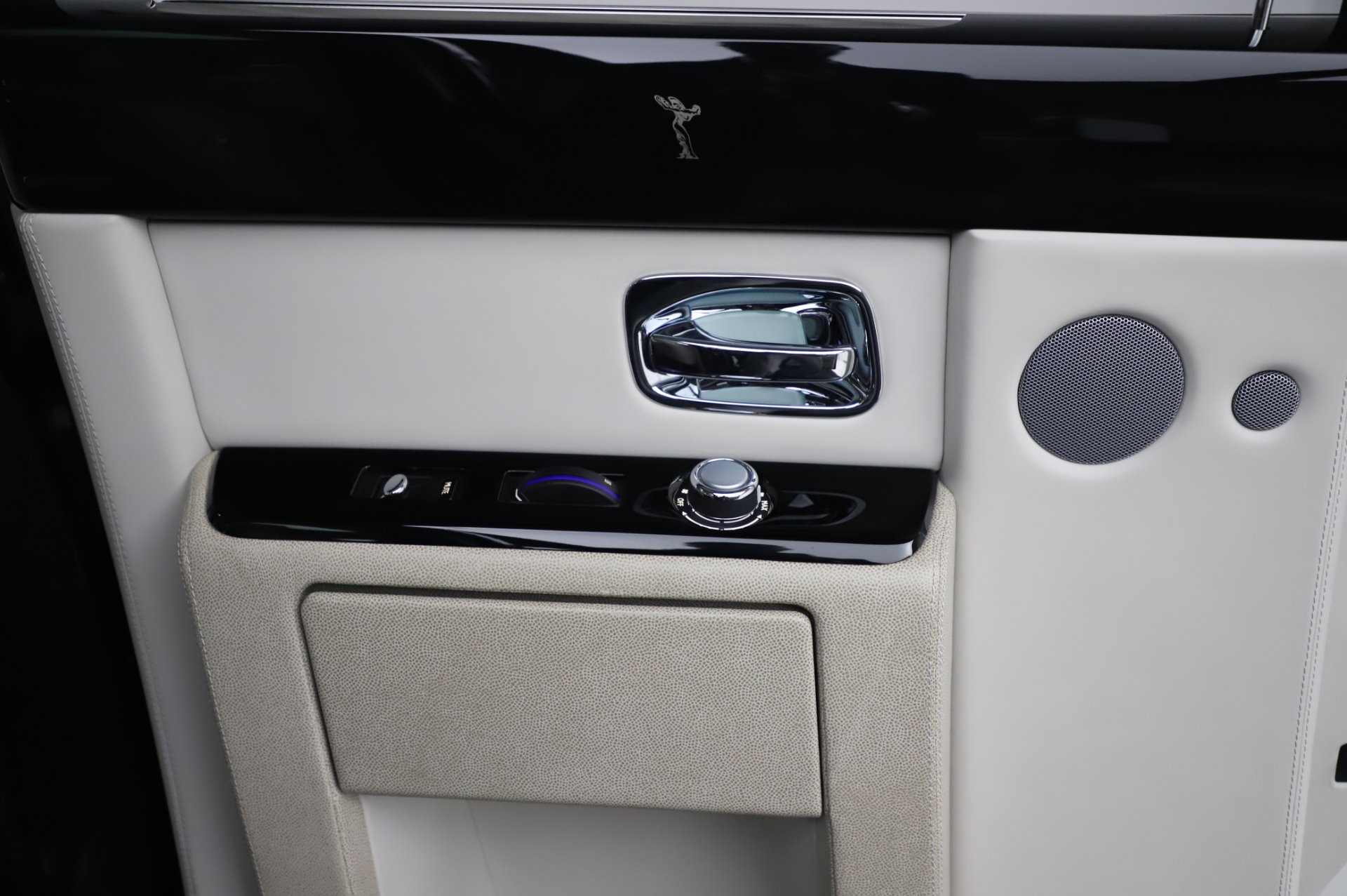 Used-2014-Rolls-Royce-Phantom