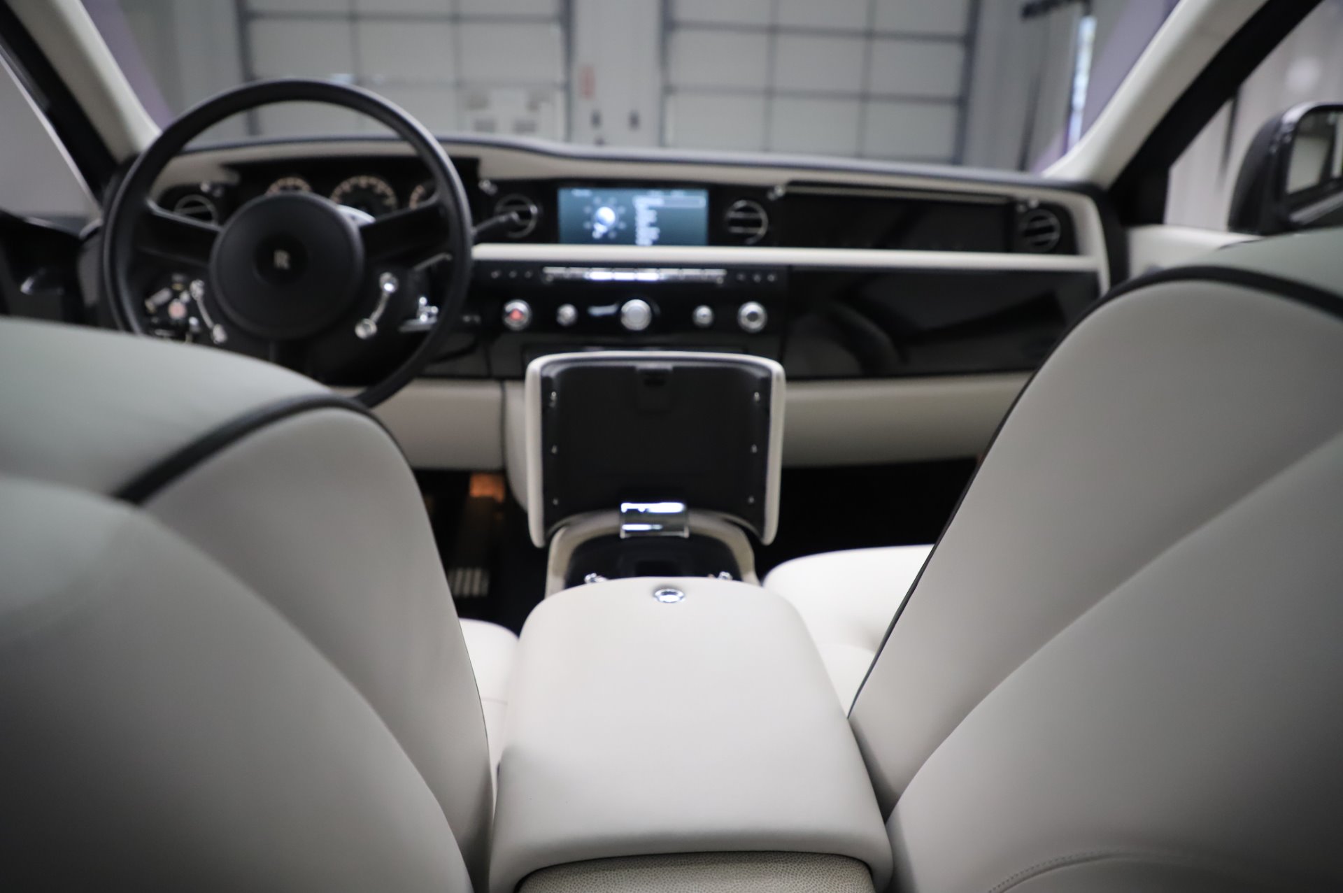 Used-2014-Rolls-Royce-Phantom