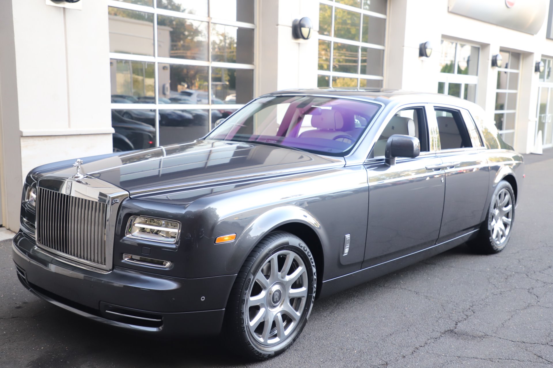 Used-2014-Rolls-Royce-Phantom
