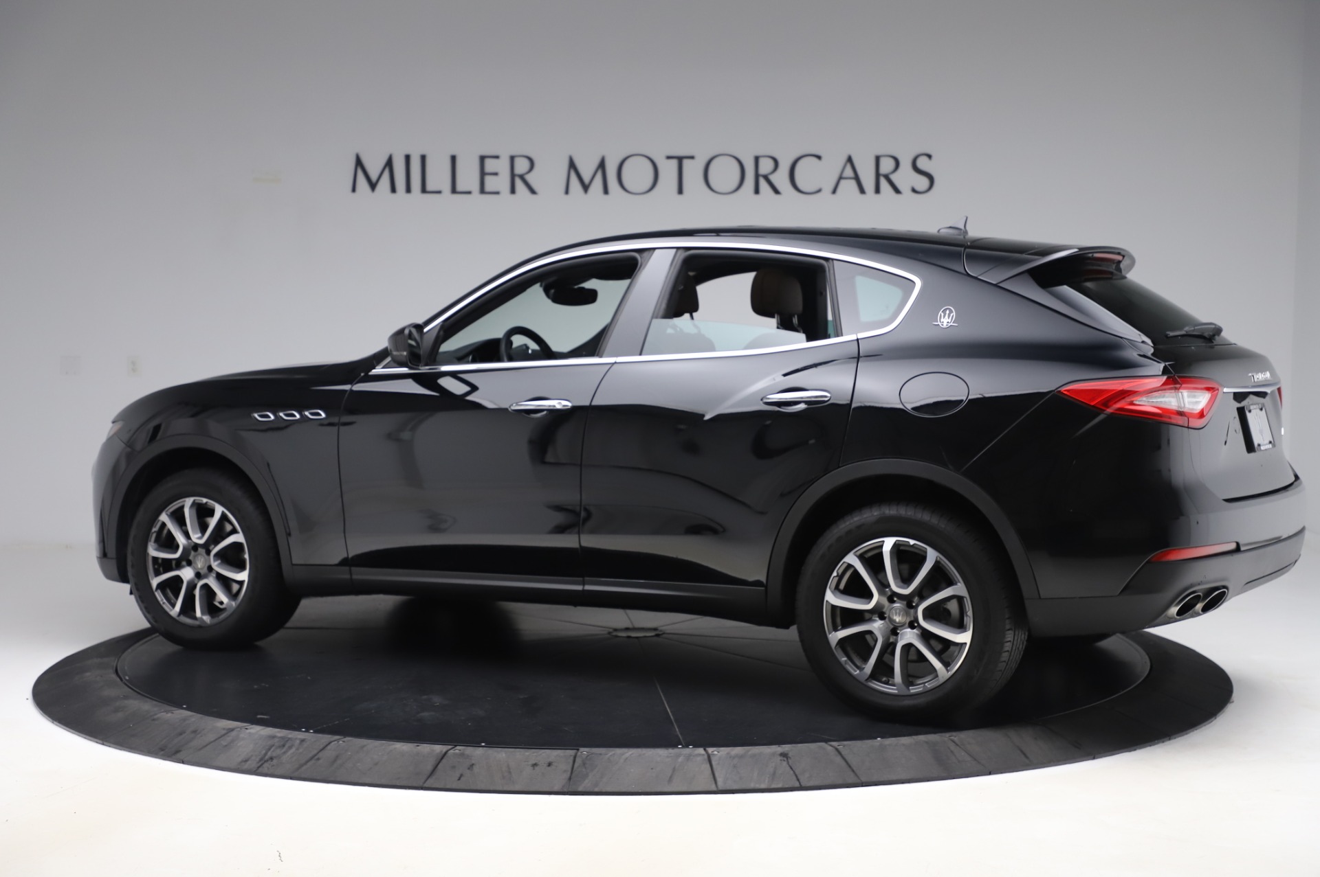 Used-2017-Maserati-Levante-Q4
