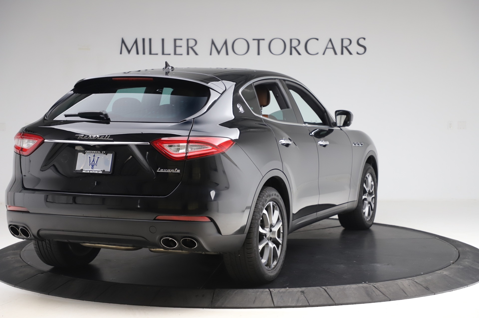 Used-2017-Maserati-Levante-Q4