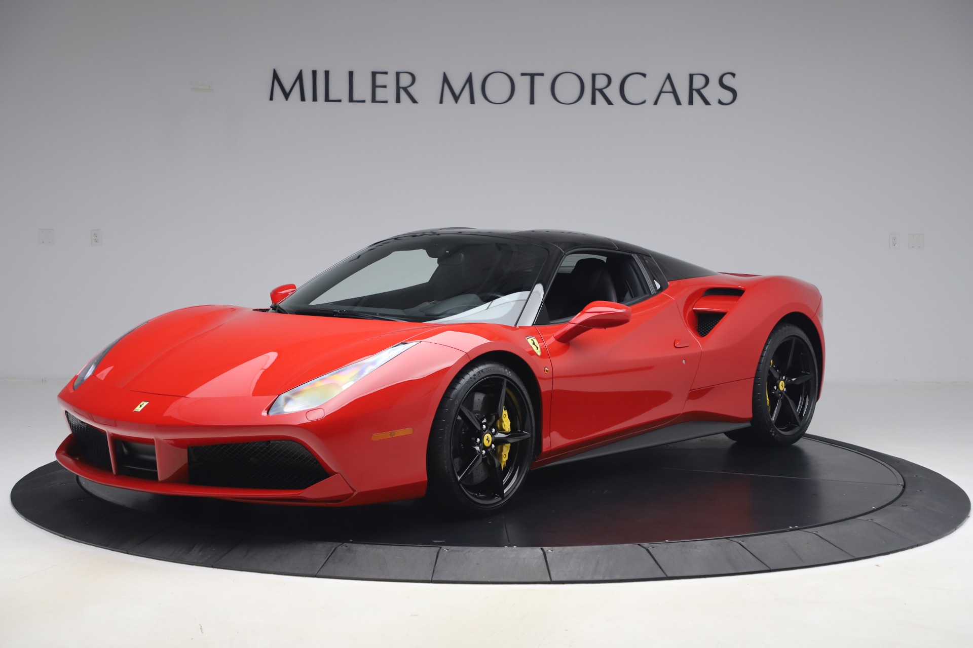 Used-2018-Ferrari-488-Spider
