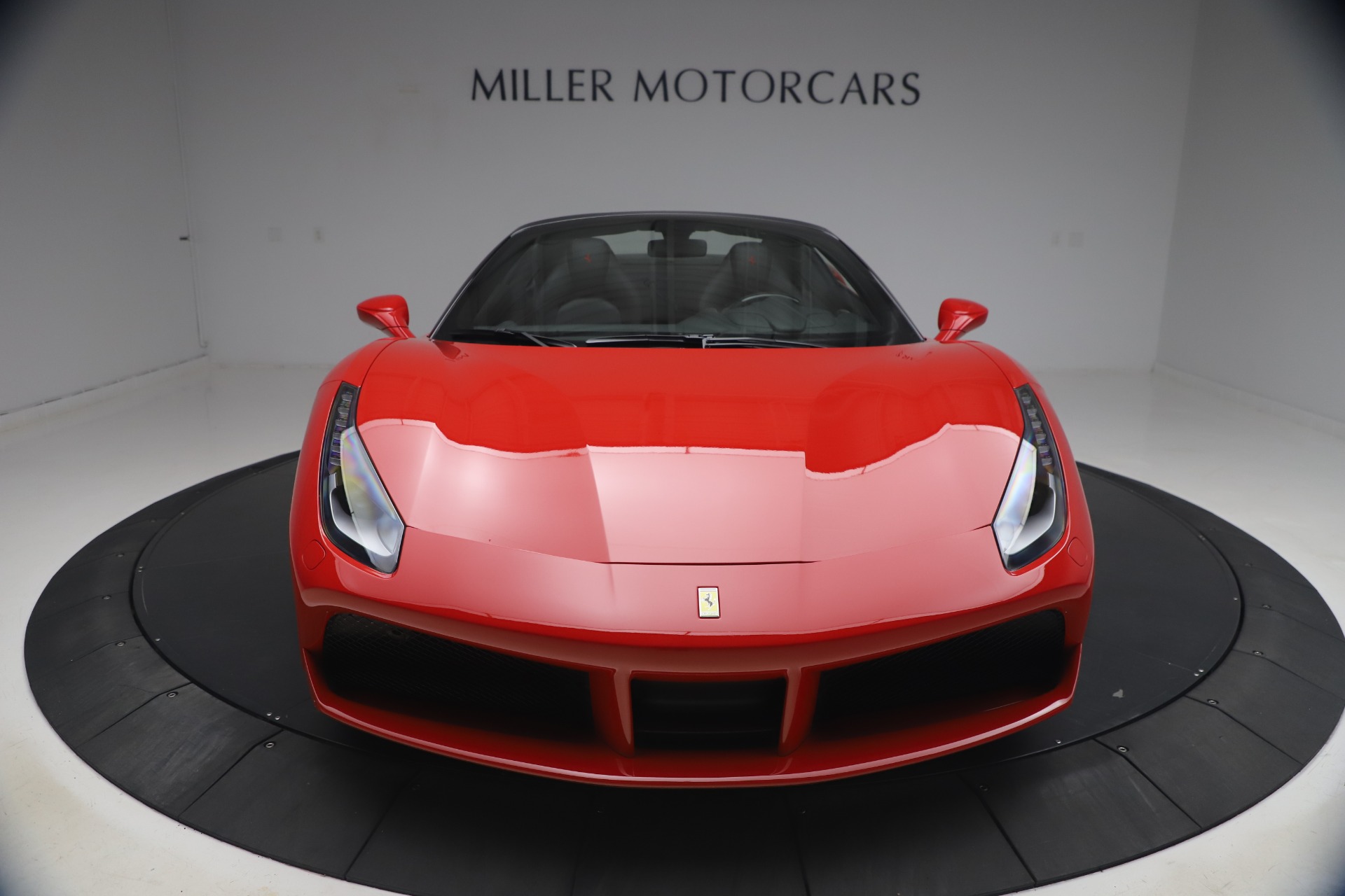 Used-2018-Ferrari-488-Spider