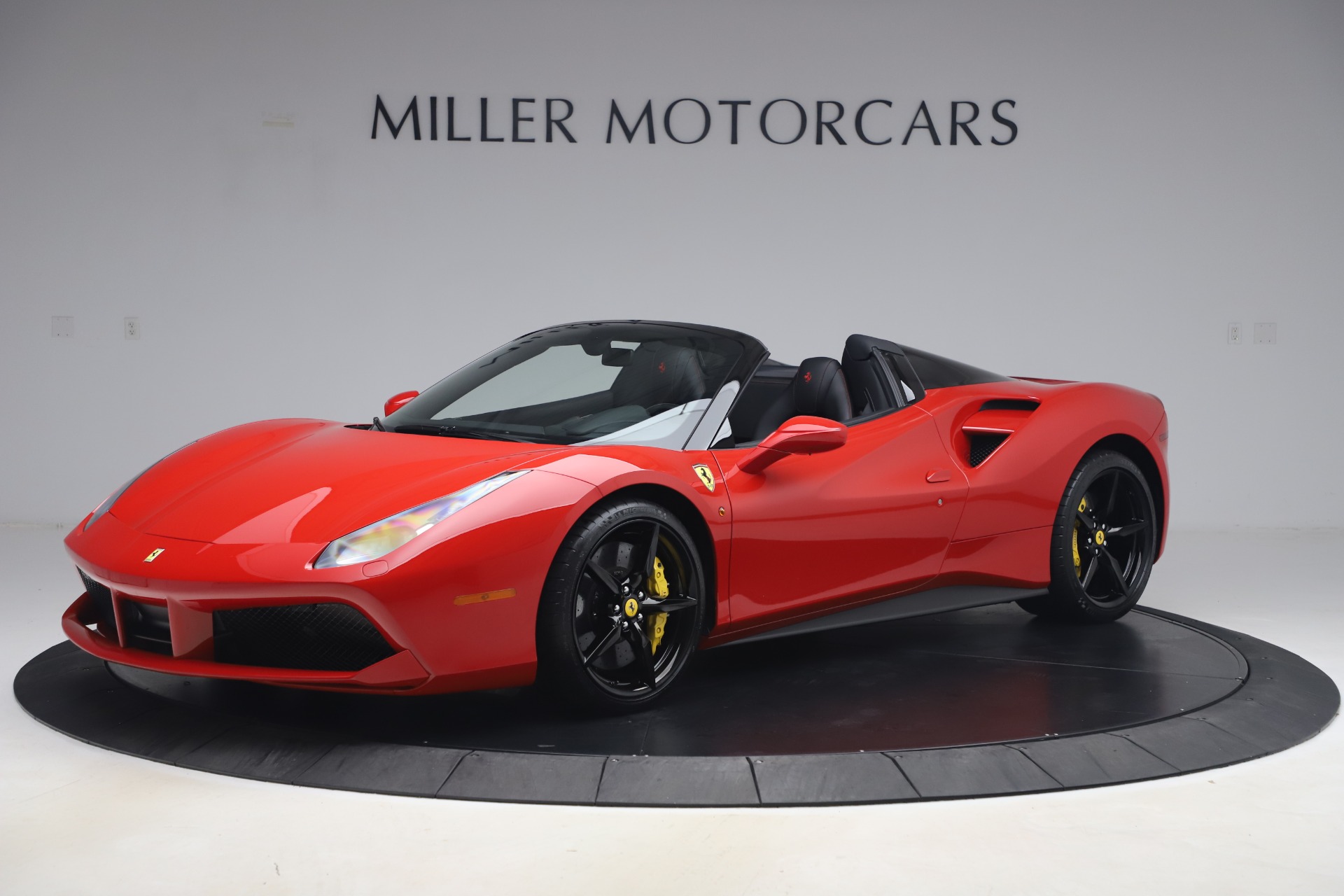 Used-2018-Ferrari-488-Spider