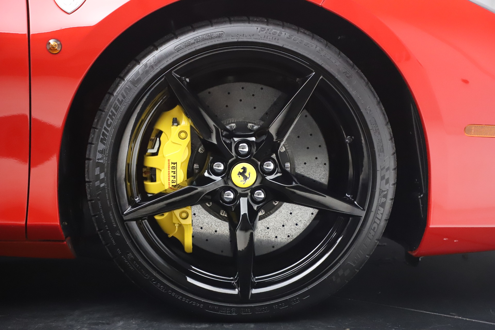 Used-2018-Ferrari-488-Spider