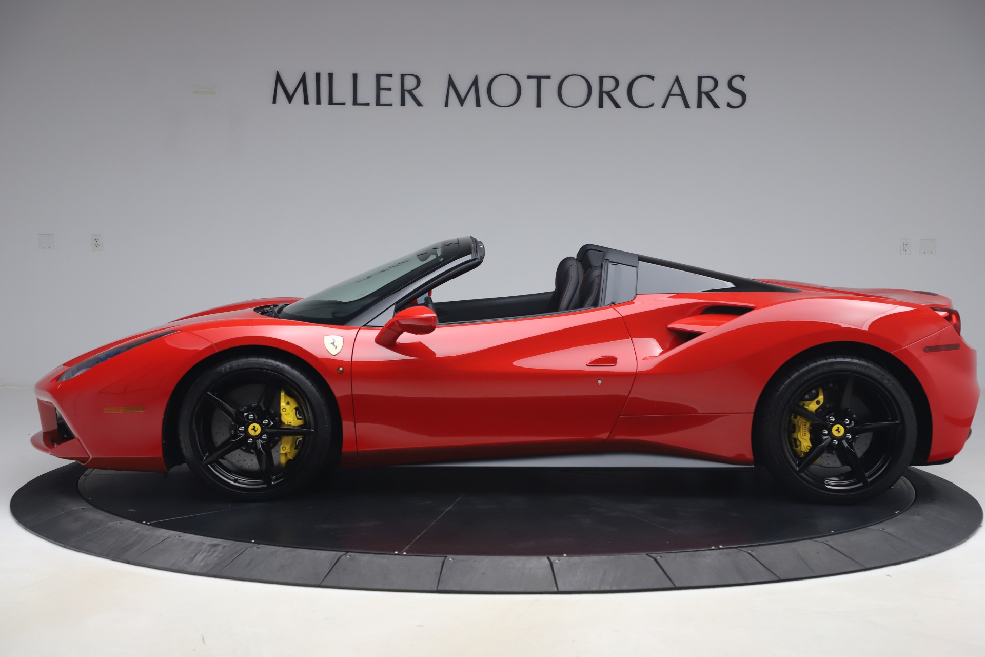 Used-2018-Ferrari-488-Spider