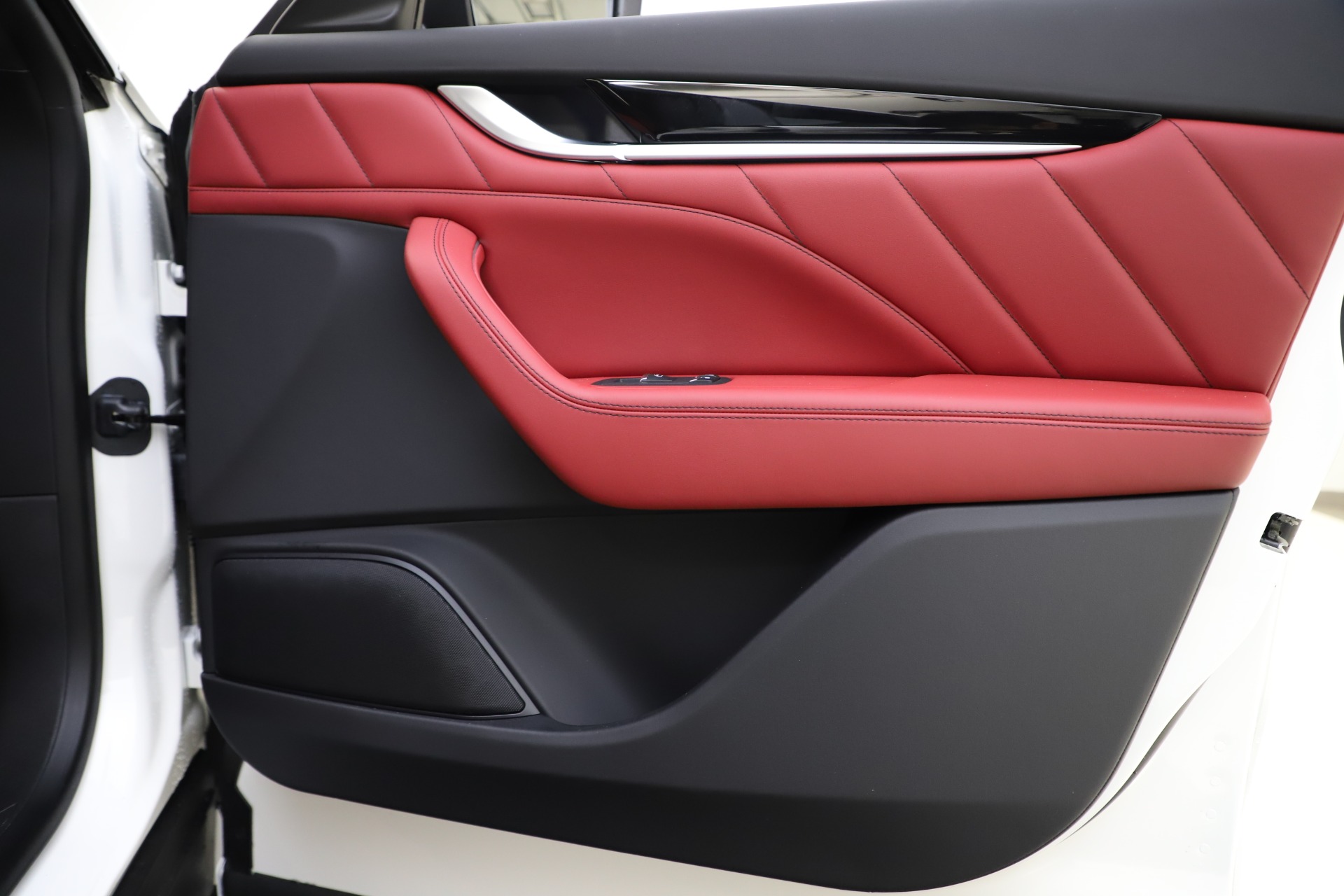 New-2020-Maserati-Levante-Q4