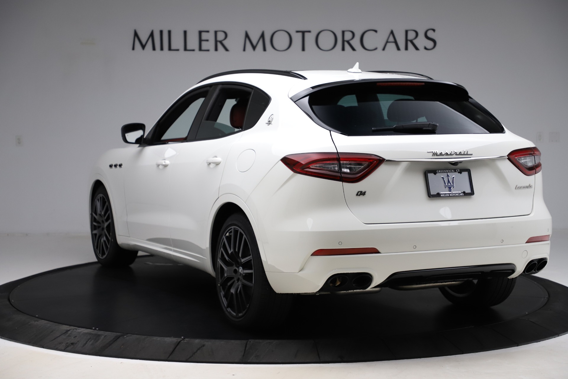 New-2020-Maserati-Levante-Q4