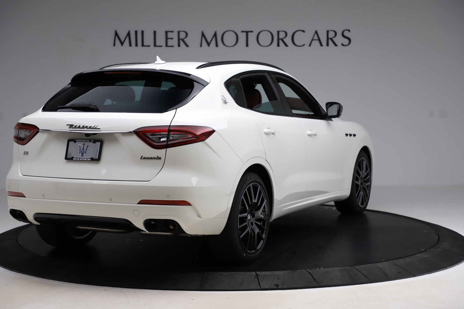 New-2020-Maserati-Levante-Q4