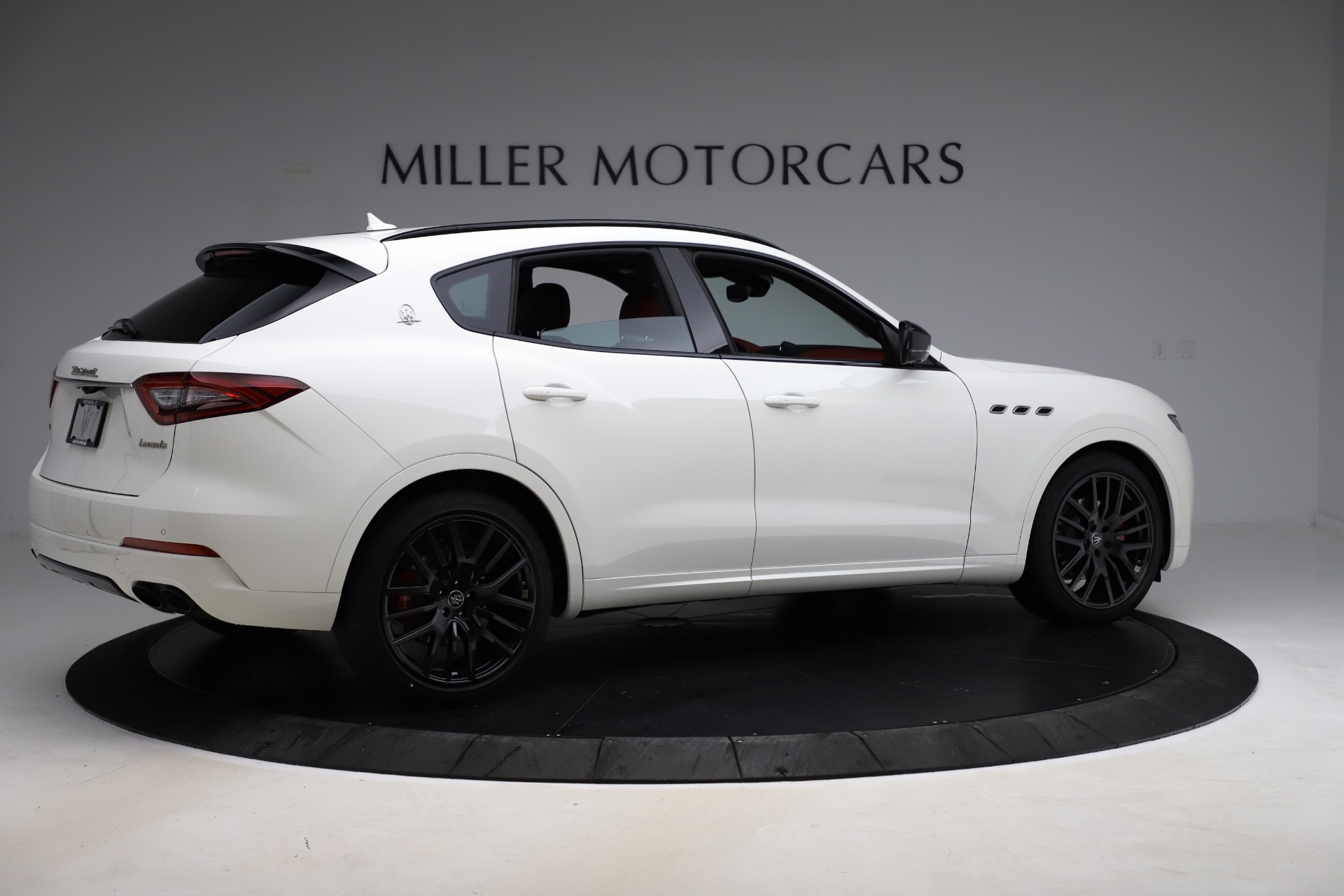 New-2020-Maserati-Levante-Q4