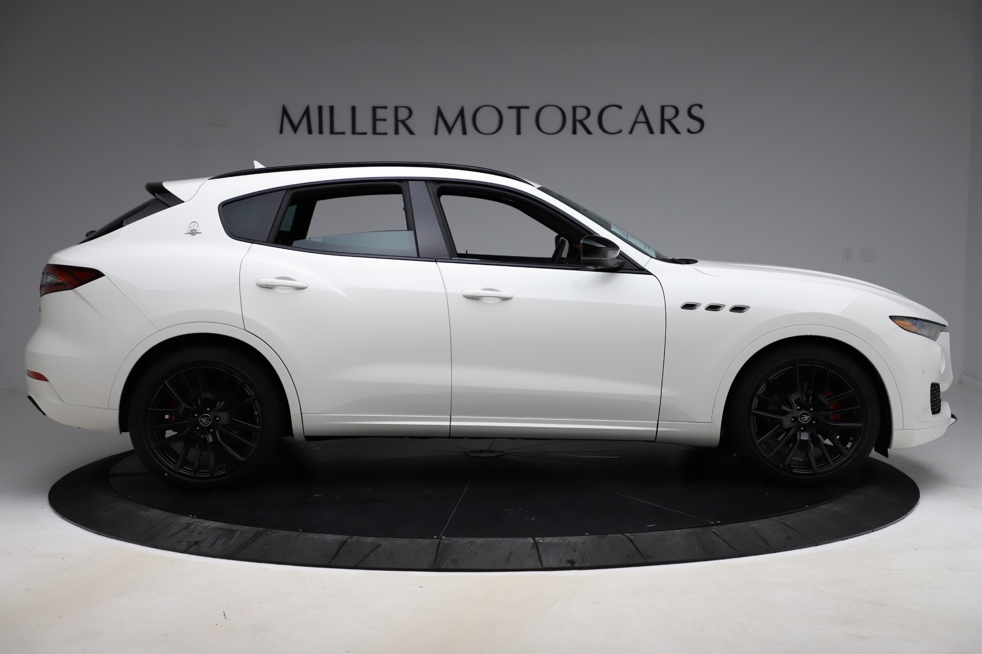 New-2020-Maserati-Levante-Q4