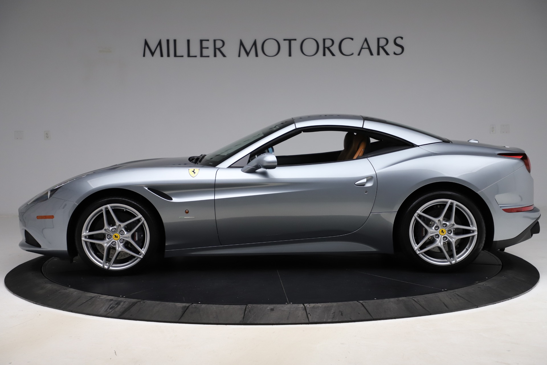 Used-2016-Ferrari-California-T