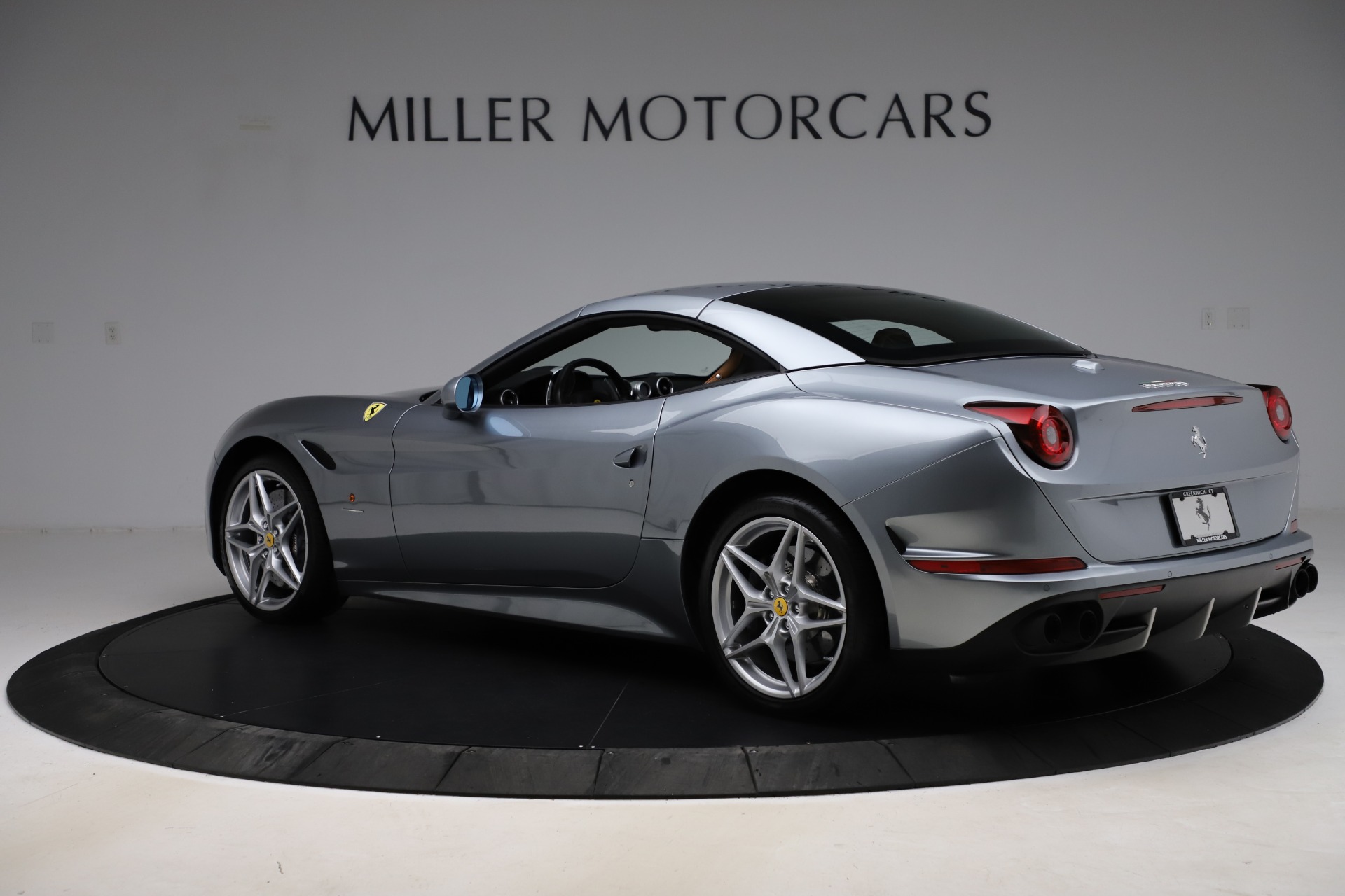 Used-2016-Ferrari-California-T