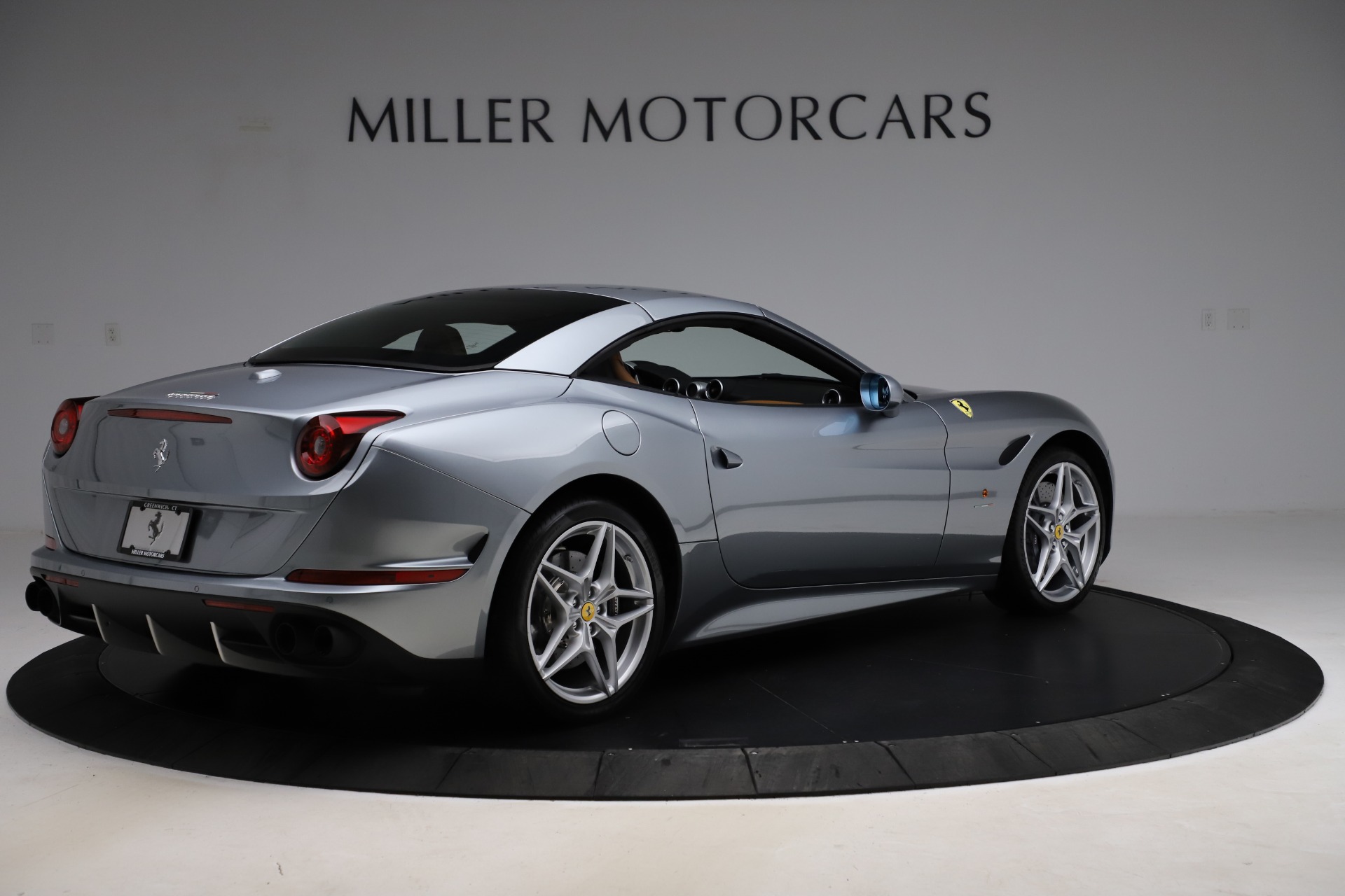 Used-2016-Ferrari-California-T