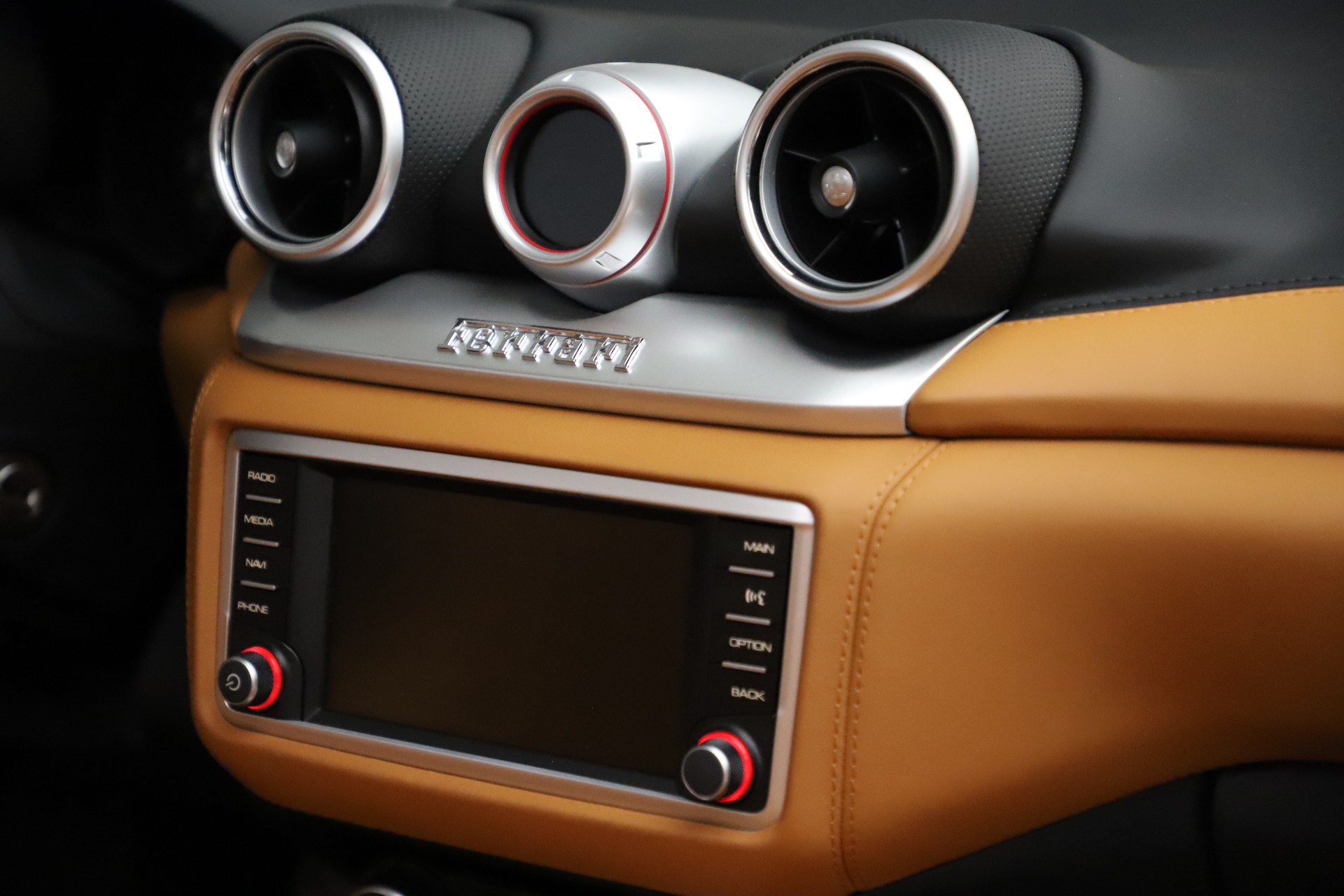 Used-2016-Ferrari-California-T