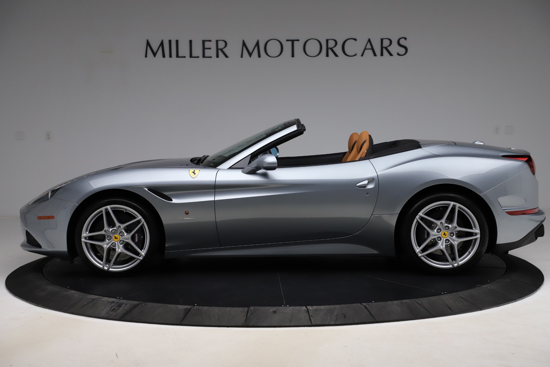 Used-2016-Ferrari-California-T