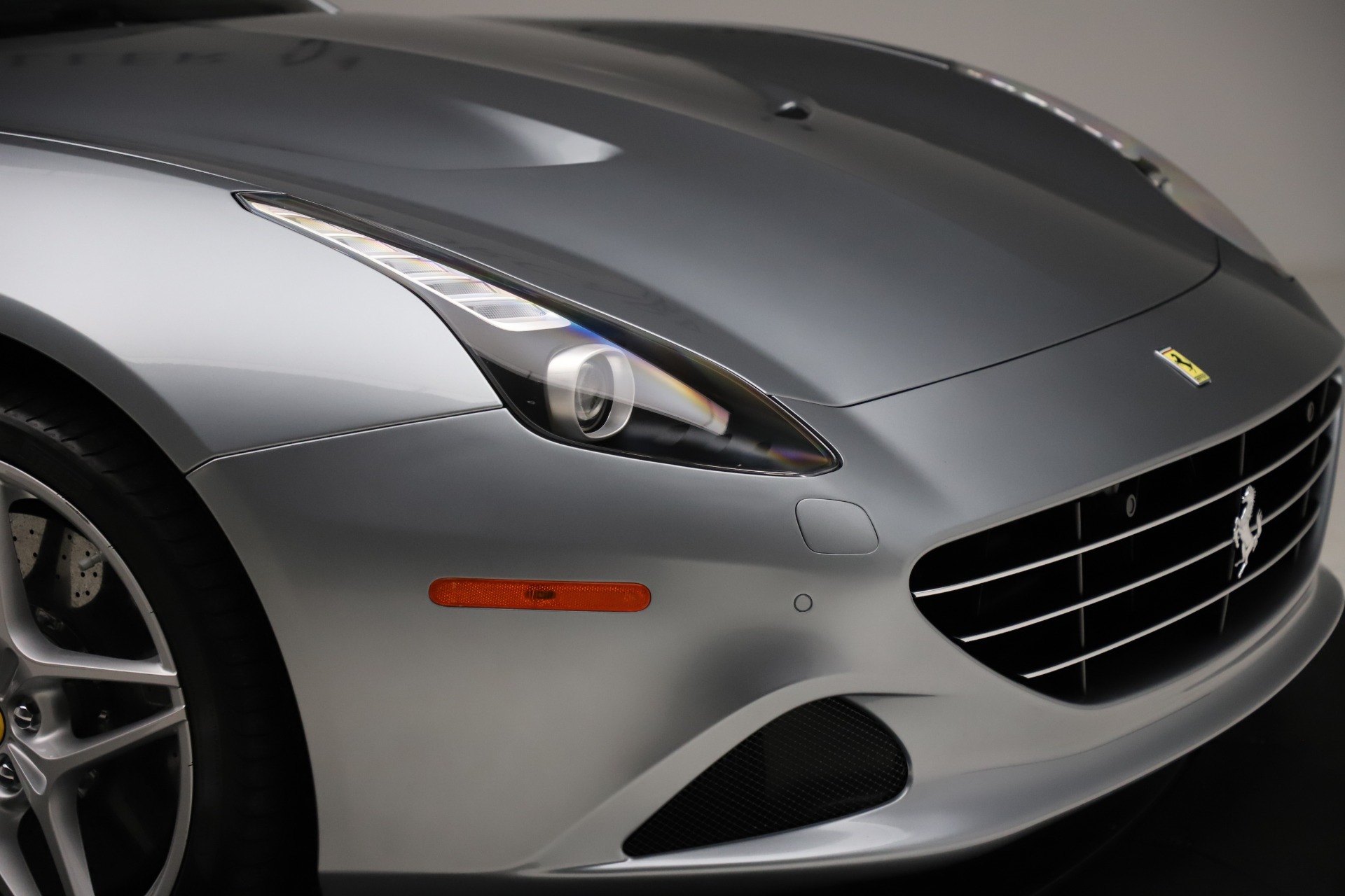 Used-2016-Ferrari-California-T