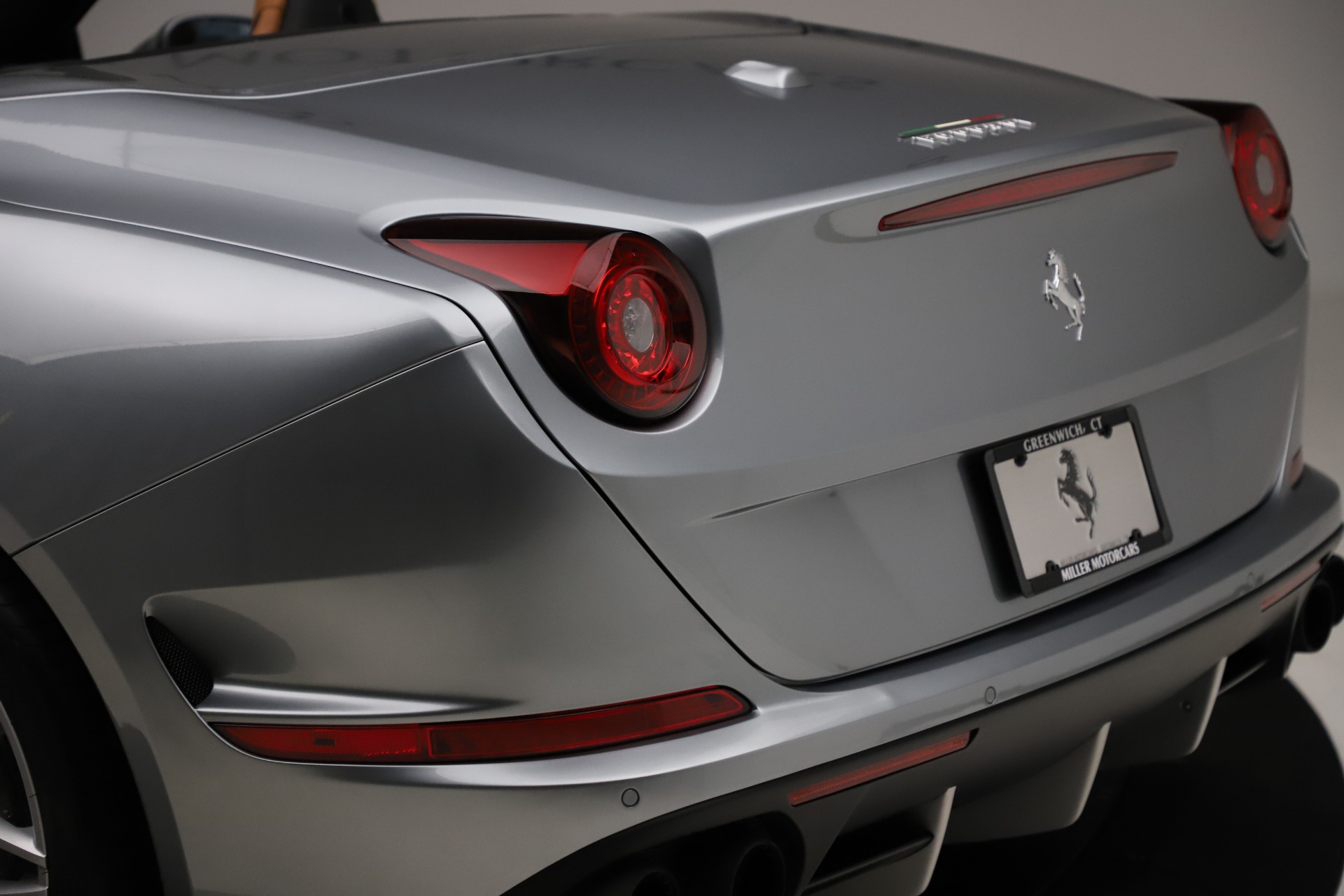 Used-2016-Ferrari-California-T