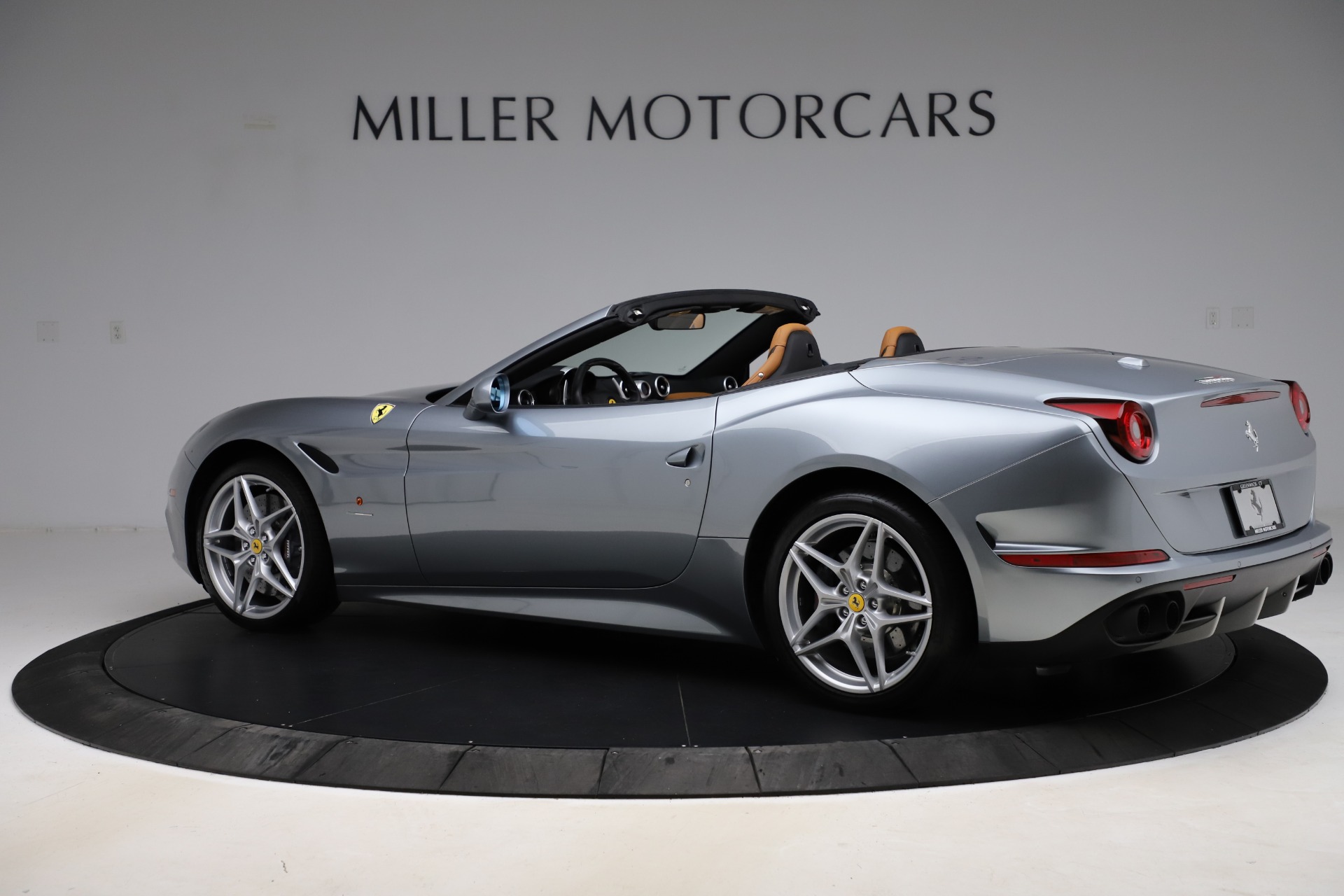 Used-2016-Ferrari-California-T
