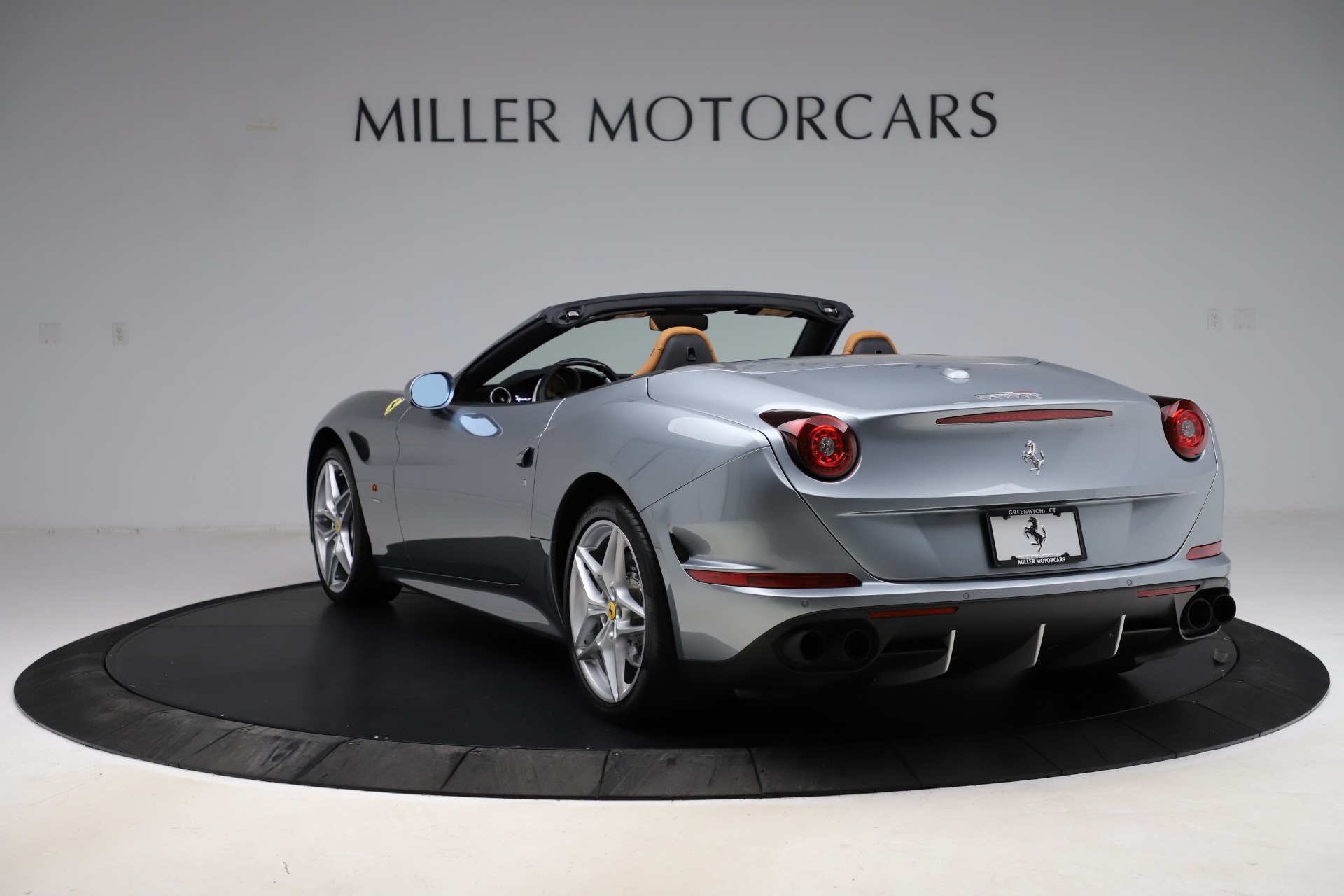 Used-2016-Ferrari-California-T