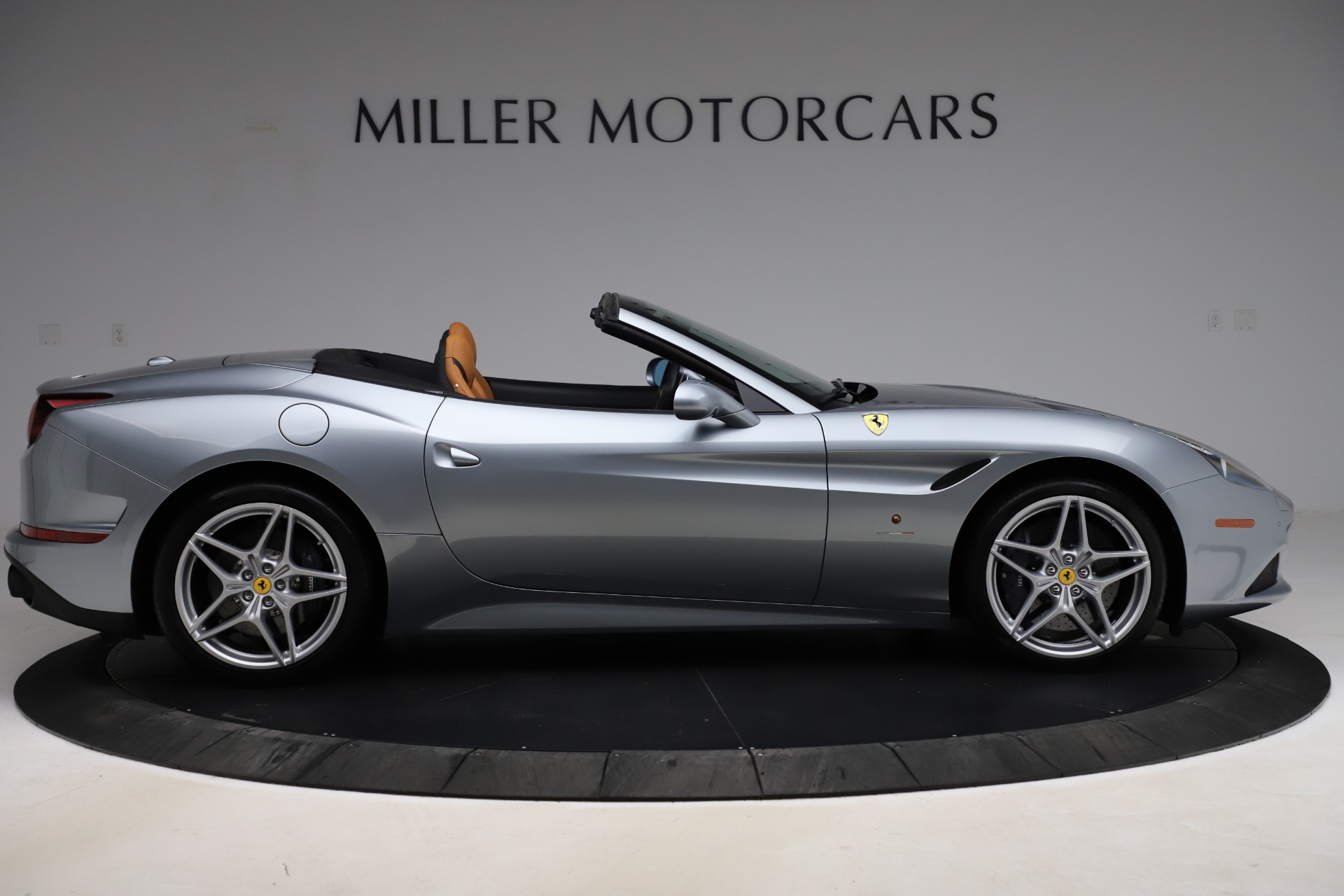 Used-2016-Ferrari-California-T