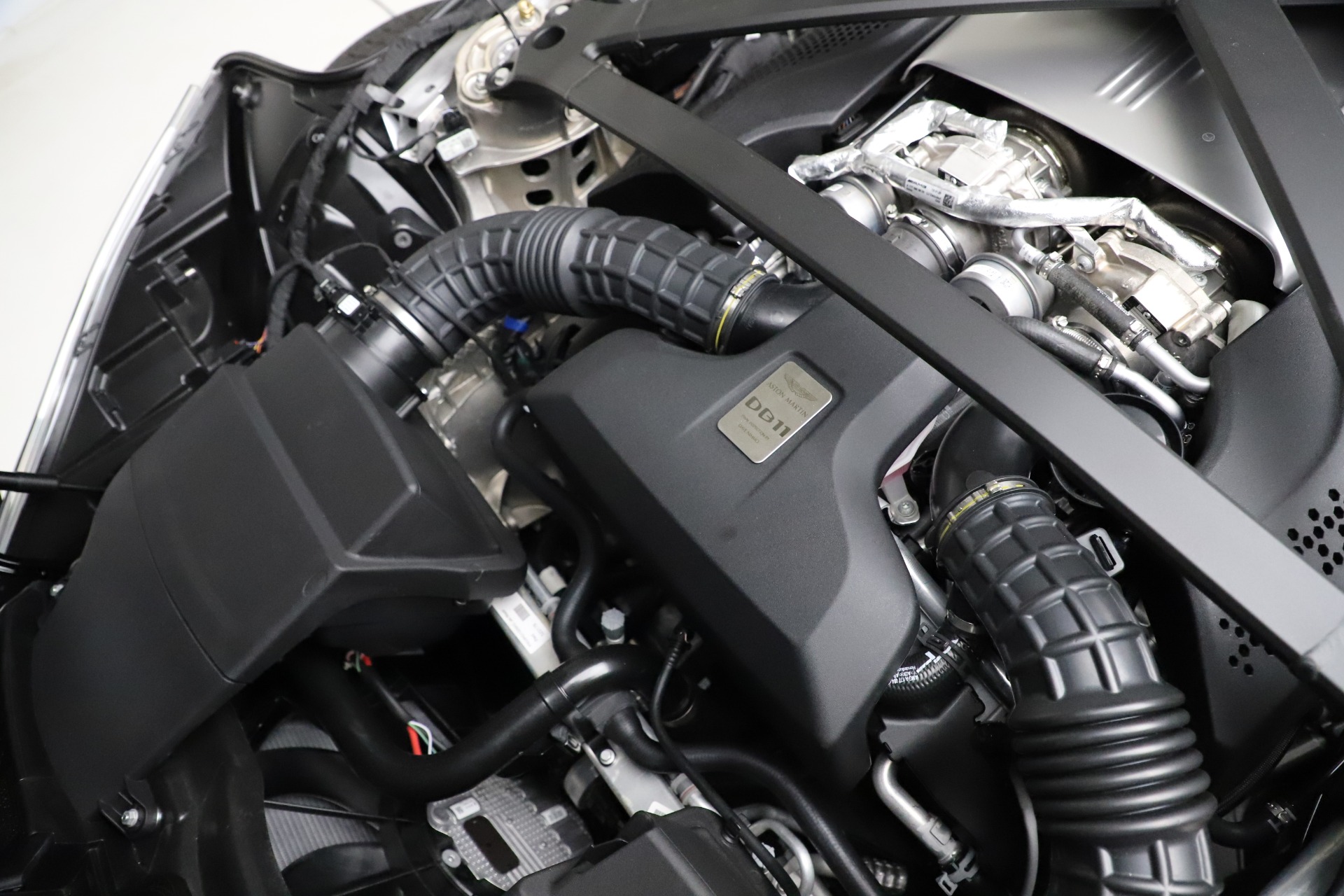 New-2021-Aston-Martin-DB11-Volante