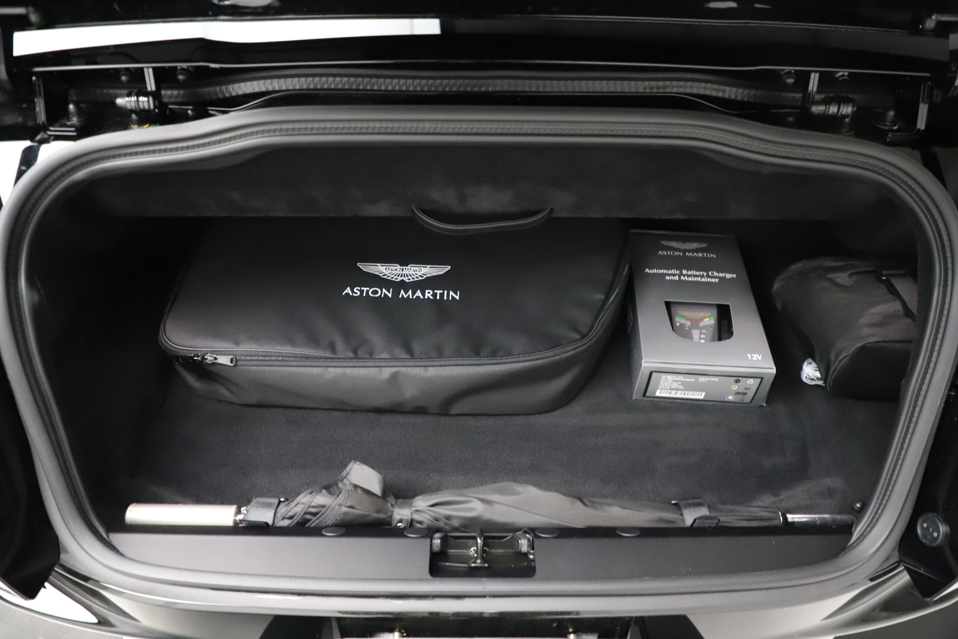 New-2021-Aston-Martin-DB11-Volante