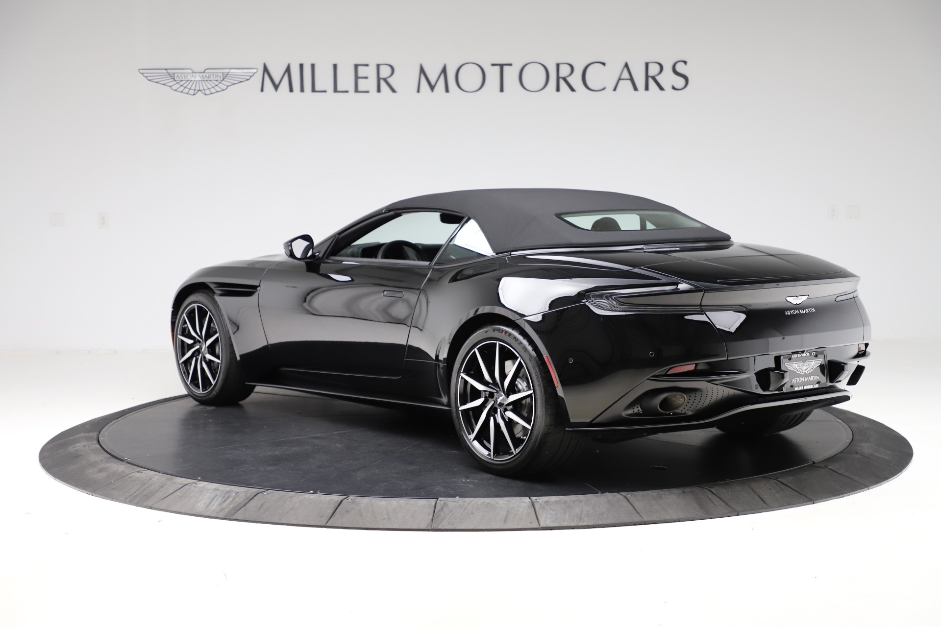 New-2021-Aston-Martin-DB11-Volante