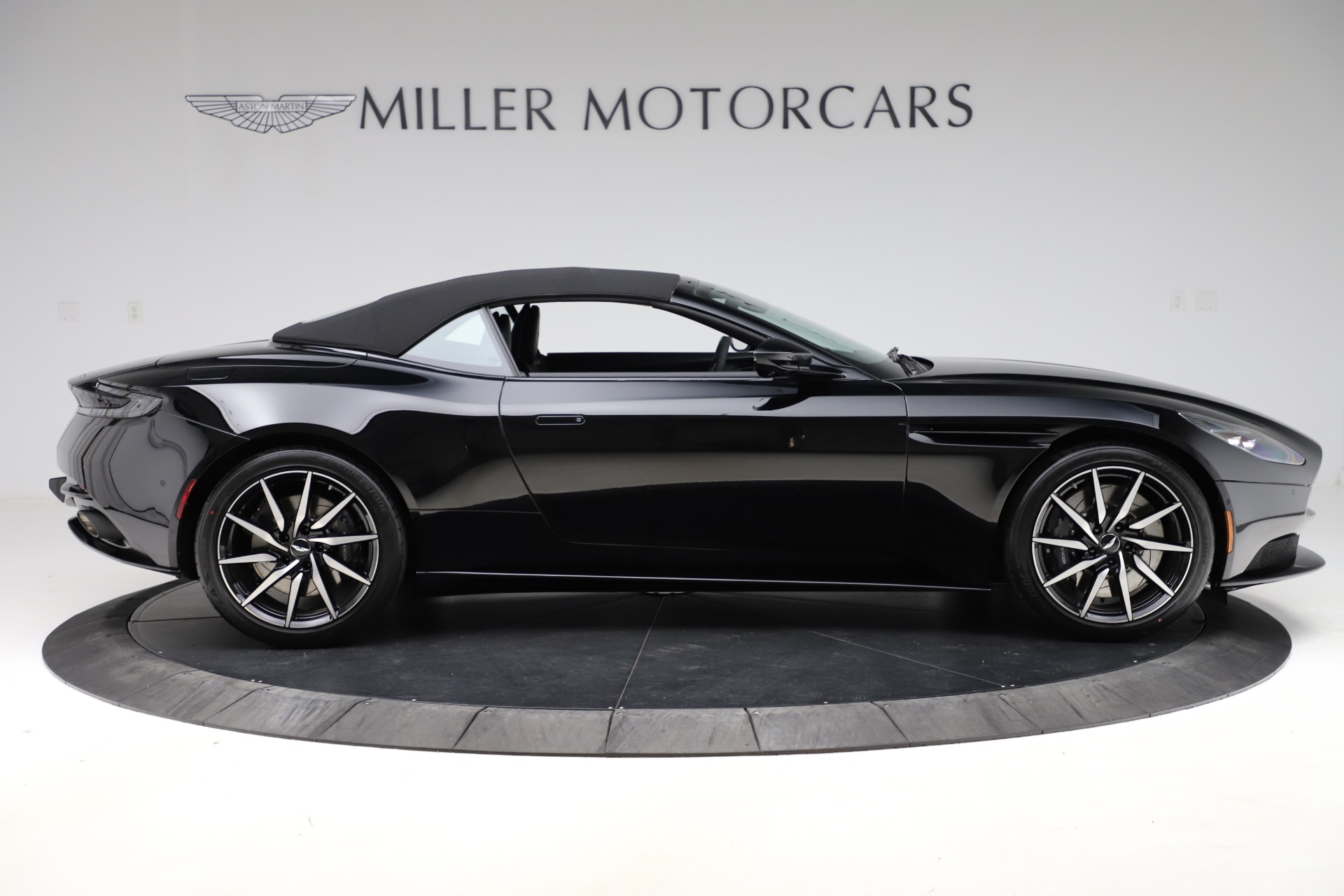 New-2021-Aston-Martin-DB11-Volante