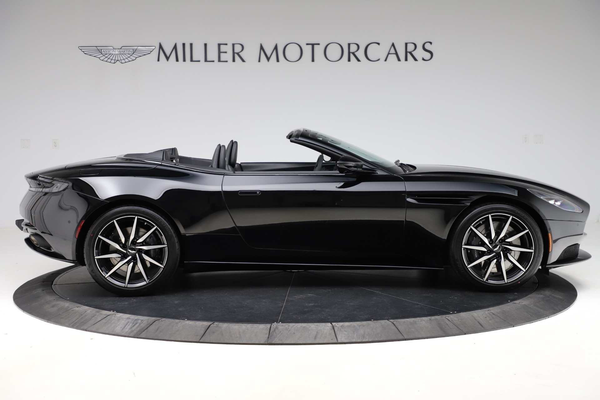 New-2021-Aston-Martin-DB11-Volante