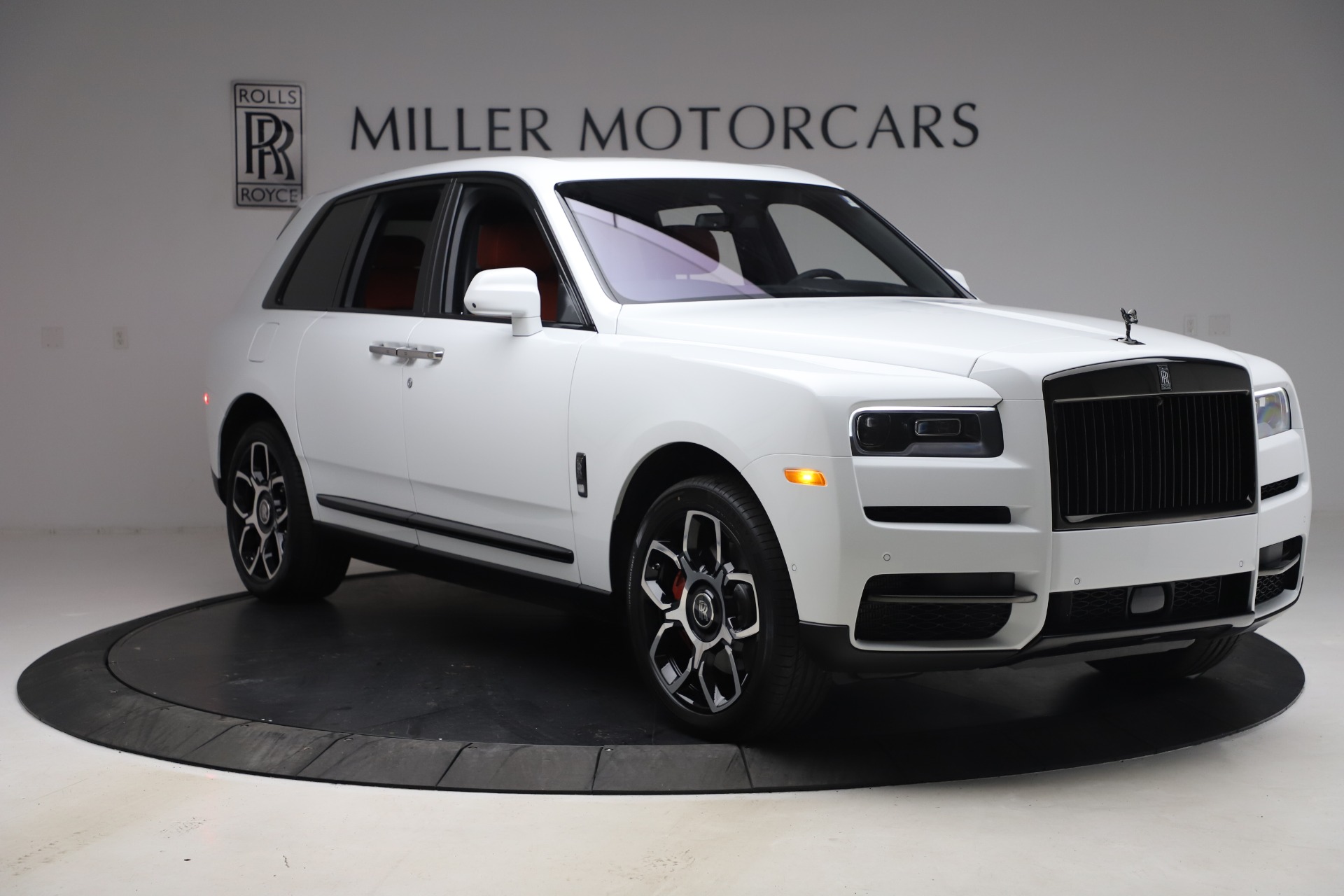 New-2021-Rolls-Royce-Cullinan-Black-Badge