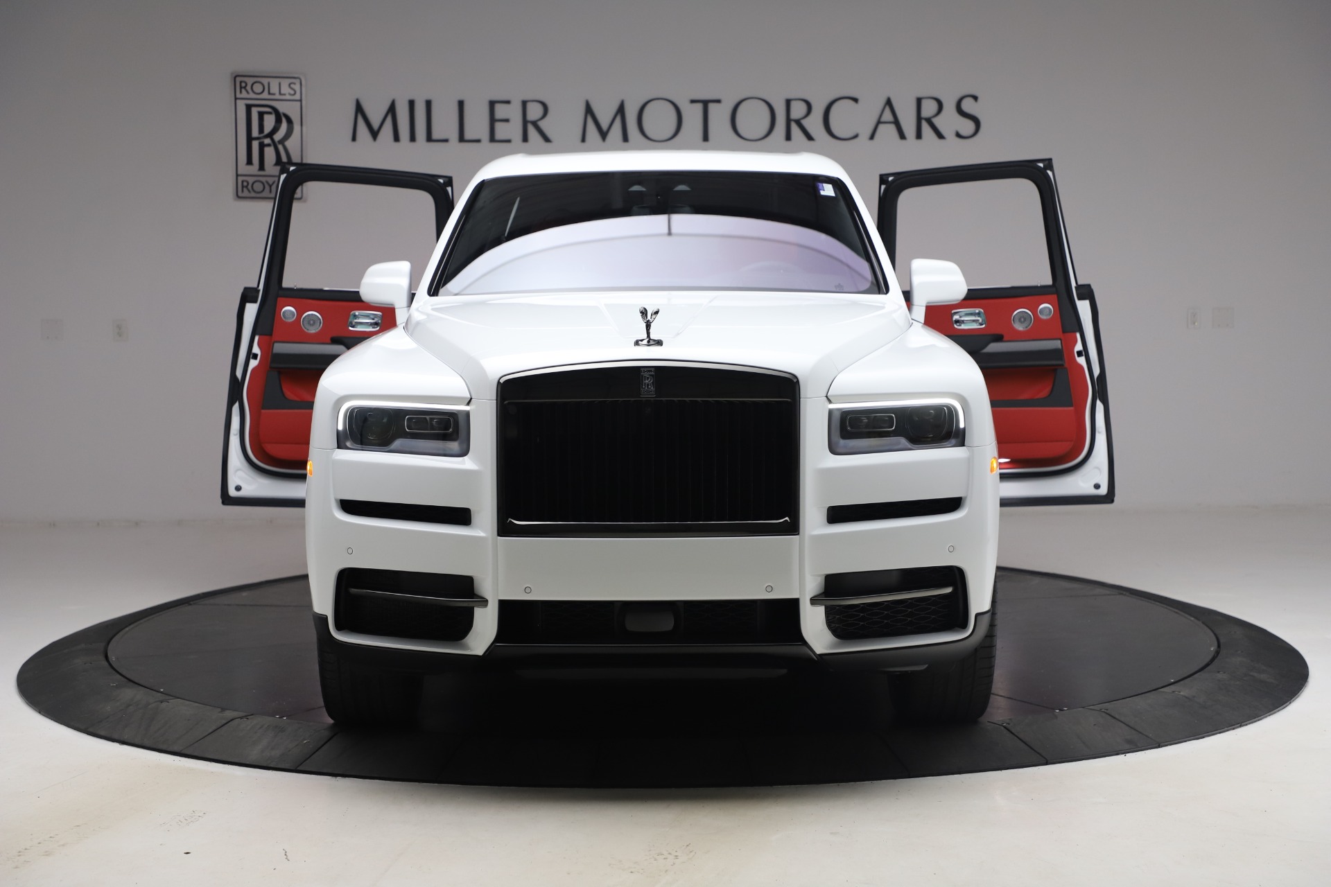 New-2021-Rolls-Royce-Cullinan-Black-Badge