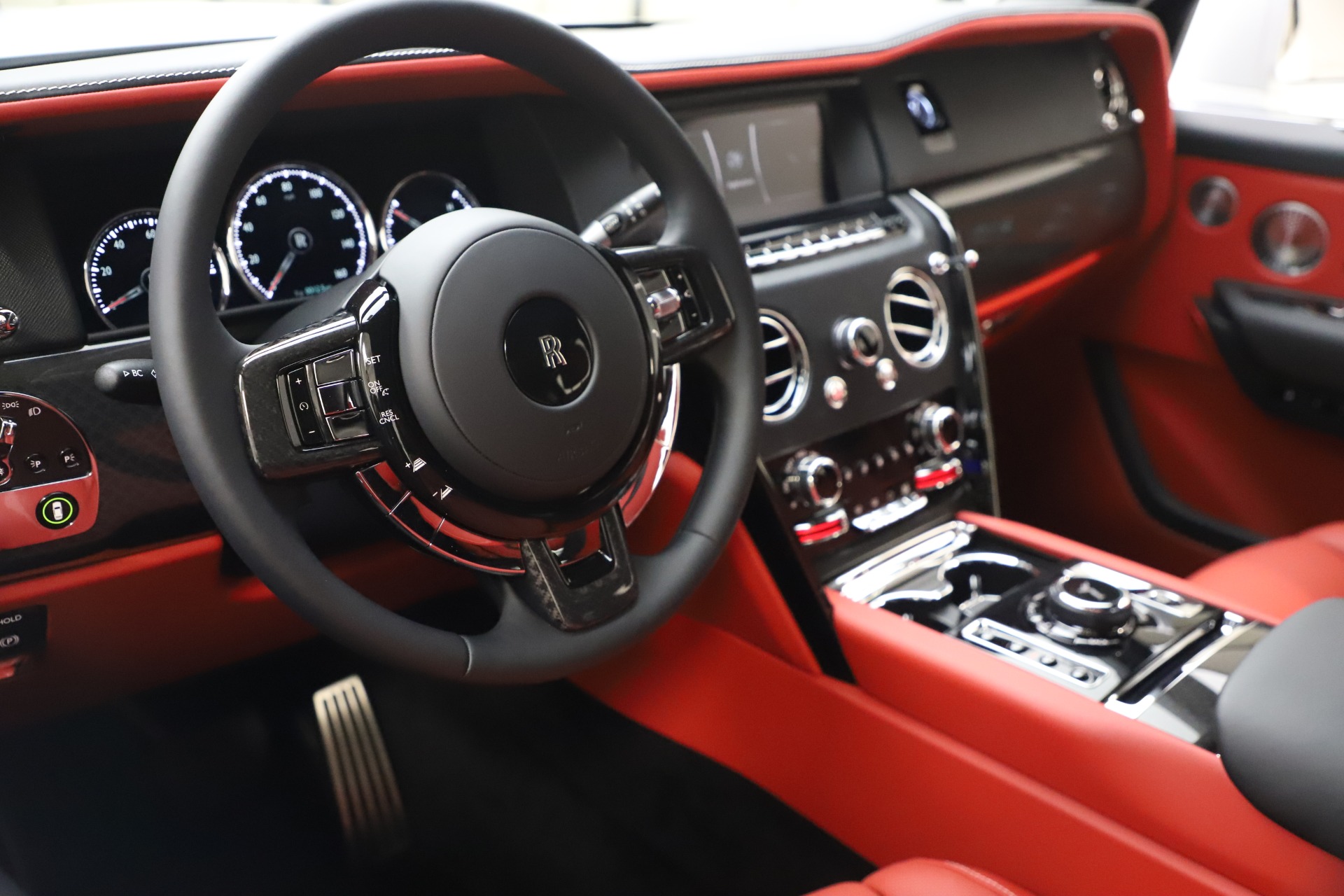 New-2021-Rolls-Royce-Cullinan-Black-Badge