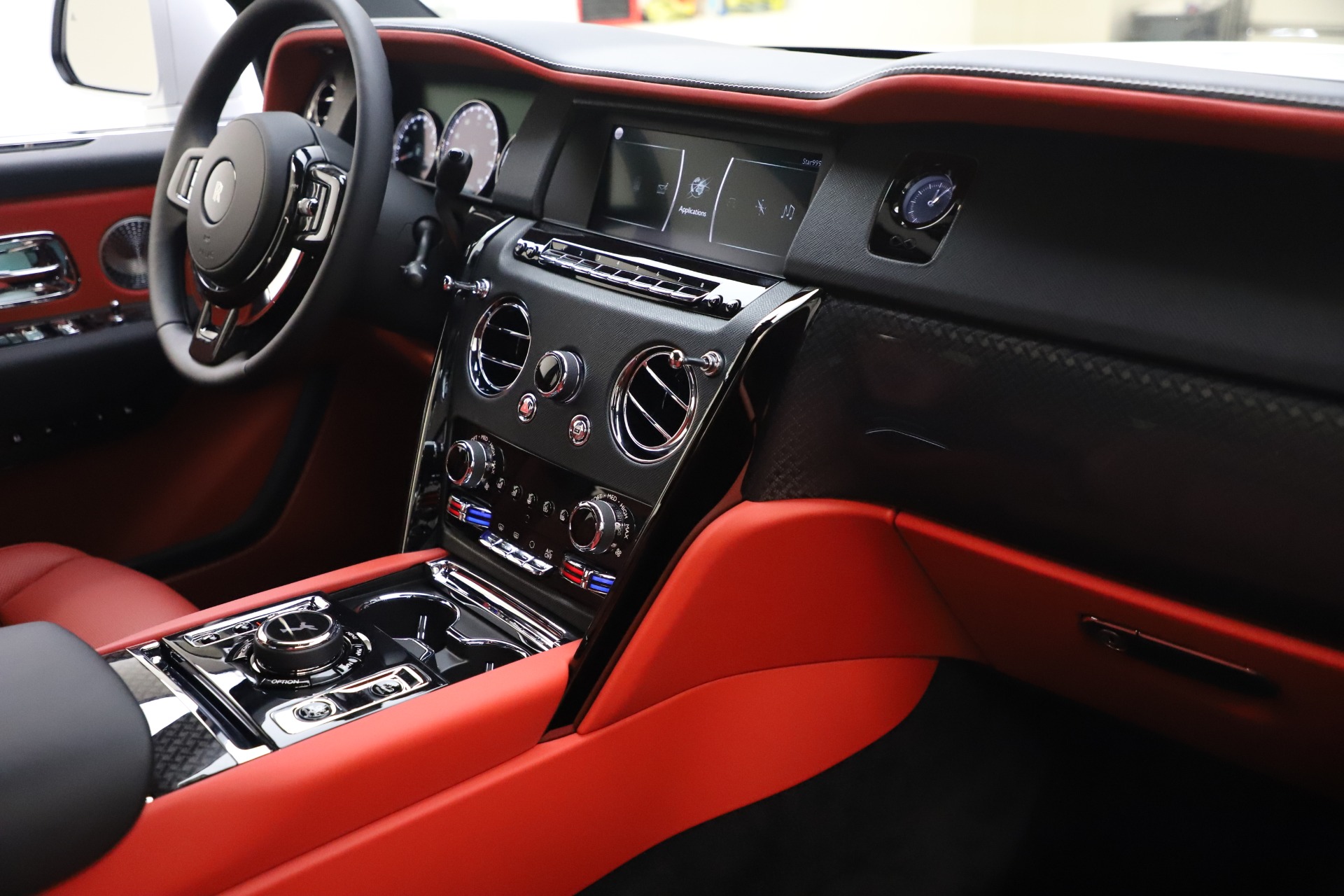 New-2021-Rolls-Royce-Cullinan-Black-Badge