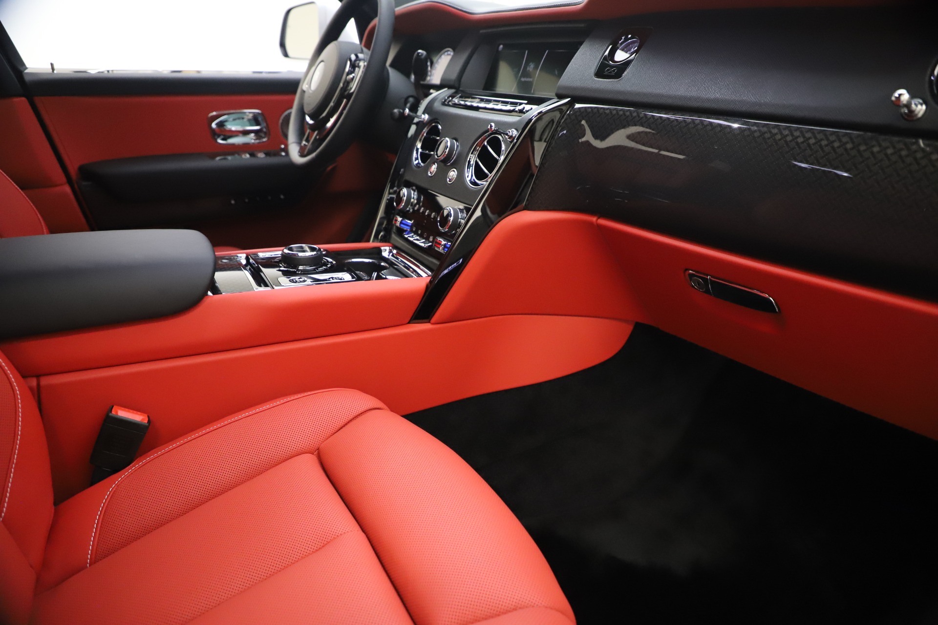 New-2021-Rolls-Royce-Cullinan-Black-Badge