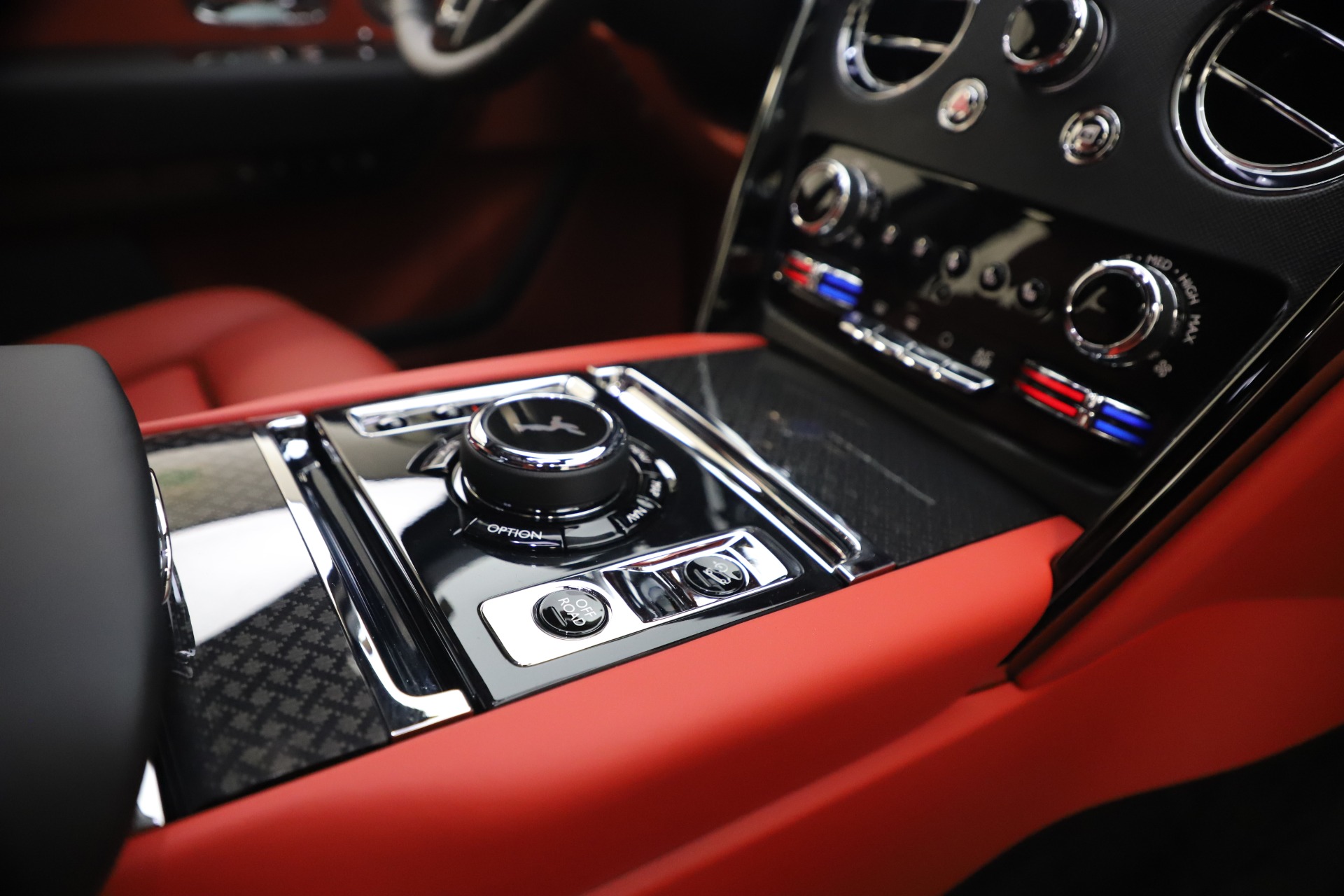 New-2021-Rolls-Royce-Cullinan-Black-Badge