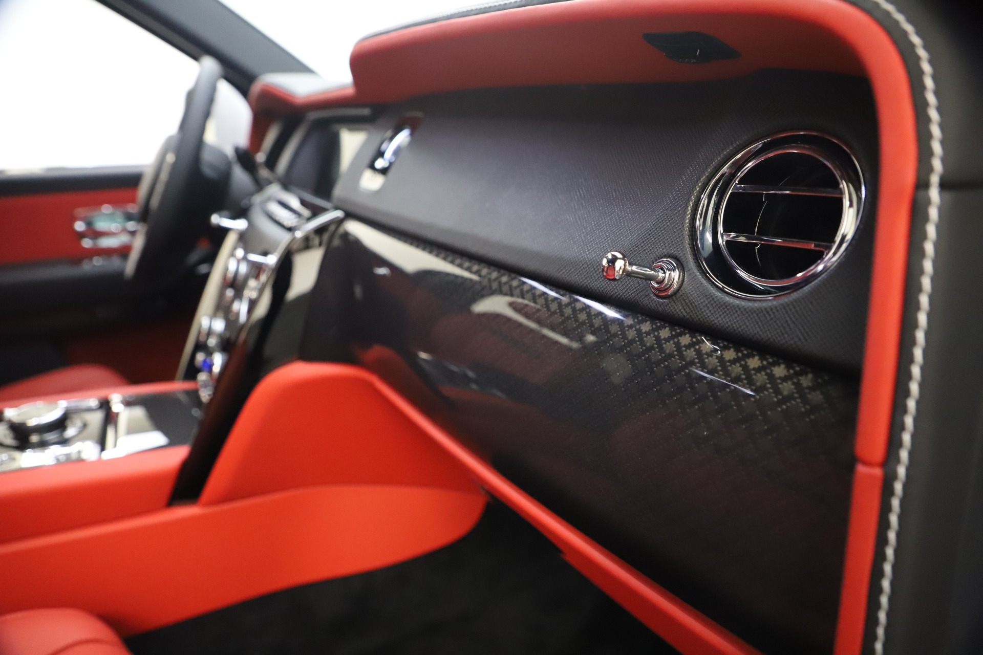 New-2021-Rolls-Royce-Cullinan-Black-Badge