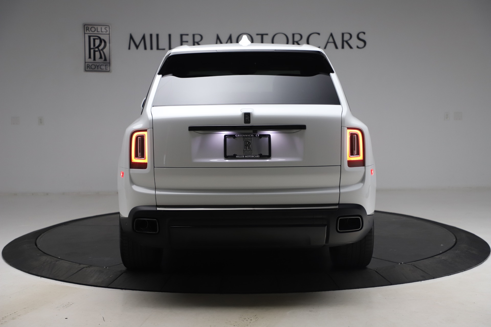 New-2021-Rolls-Royce-Cullinan-Black-Badge