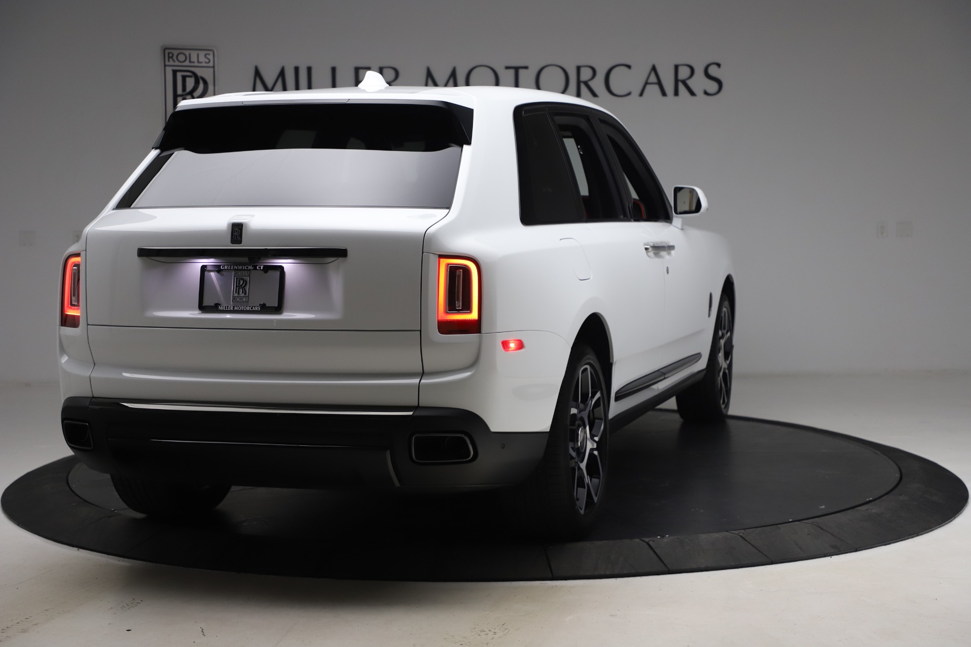 New-2021-Rolls-Royce-Cullinan-Black-Badge