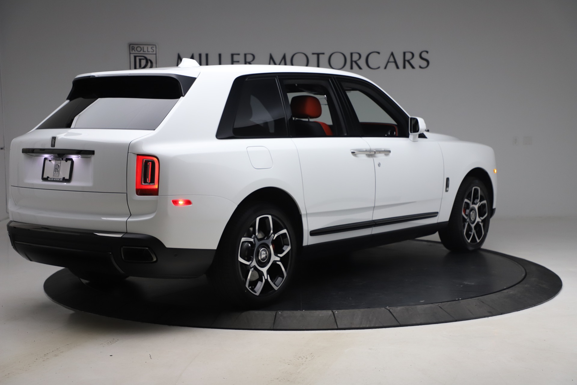 New-2021-Rolls-Royce-Cullinan-Black-Badge