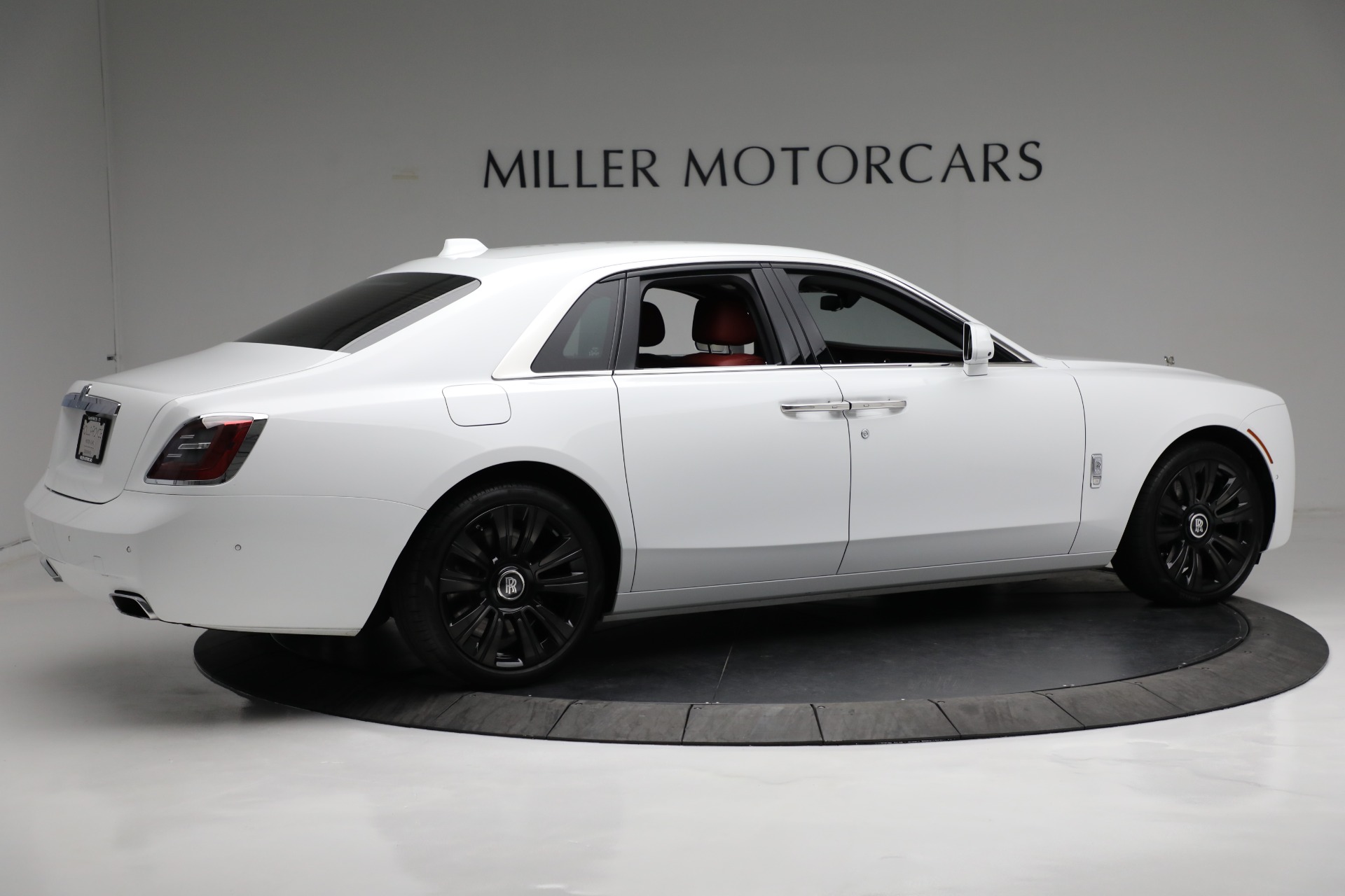 Used-2021-Rolls-Royce-Ghost