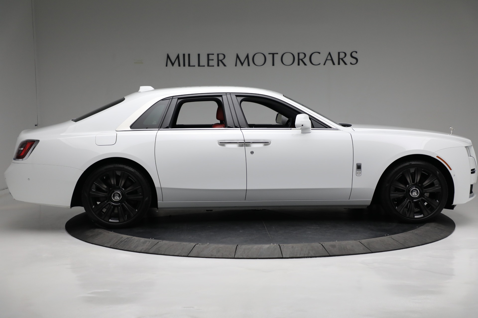 Used-2021-Rolls-Royce-Ghost