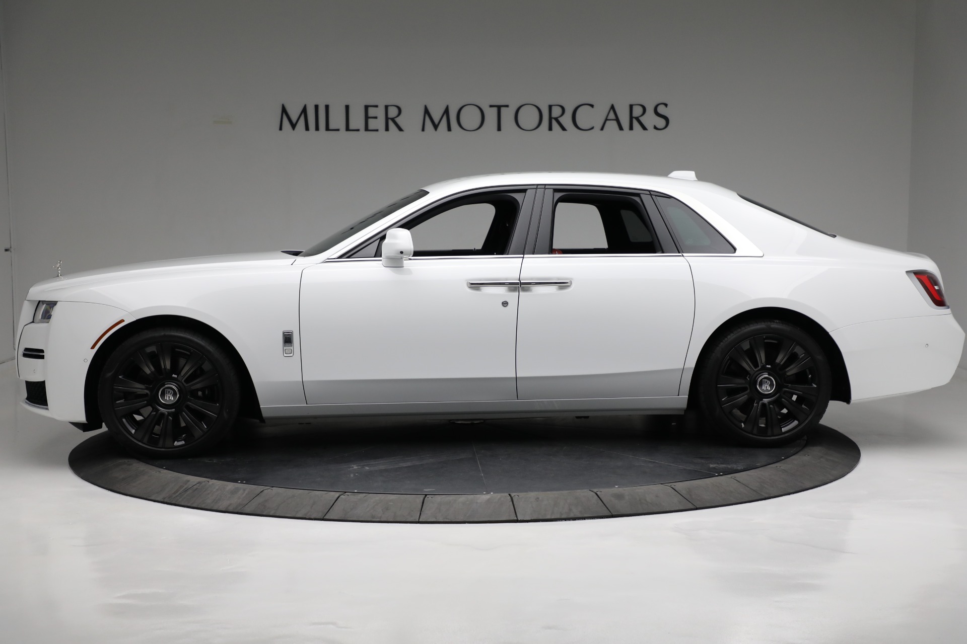 Used-2021-Rolls-Royce-Ghost