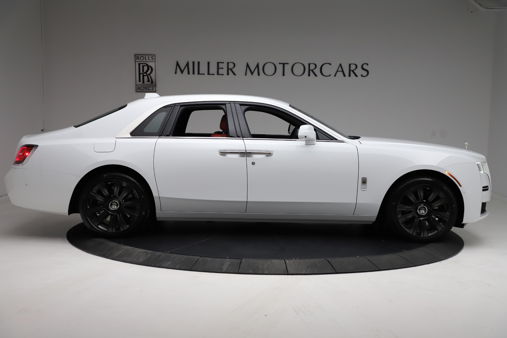 New-2021-Rolls-Royce-Ghost