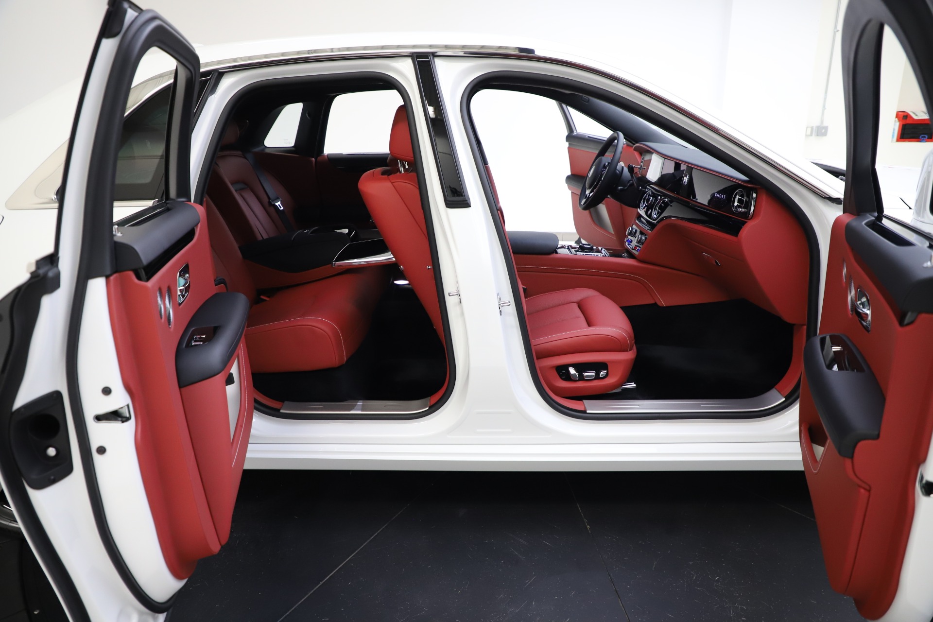 New-2021-Rolls-Royce-Ghost