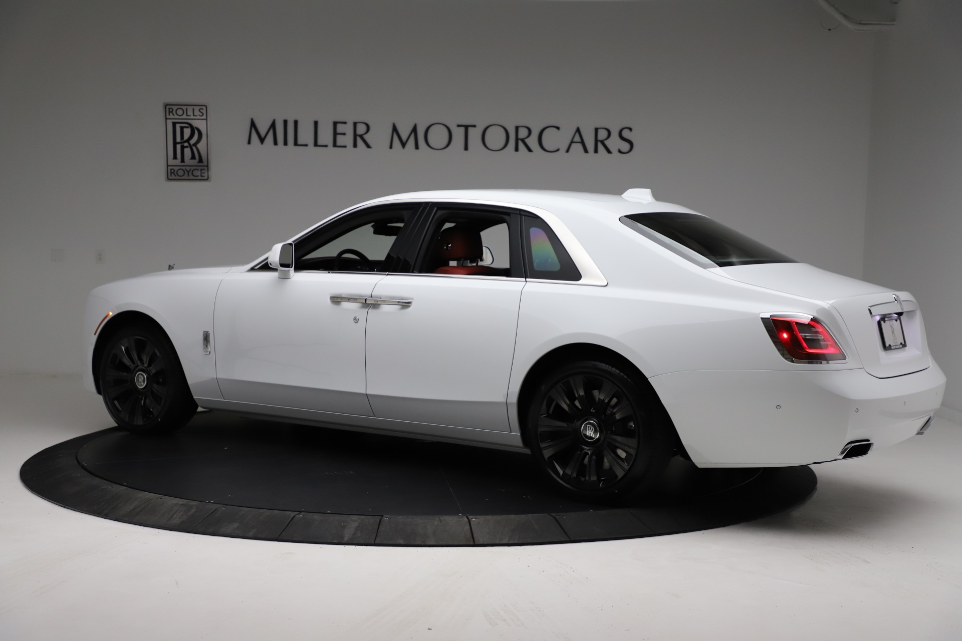 New-2021-Rolls-Royce-Ghost