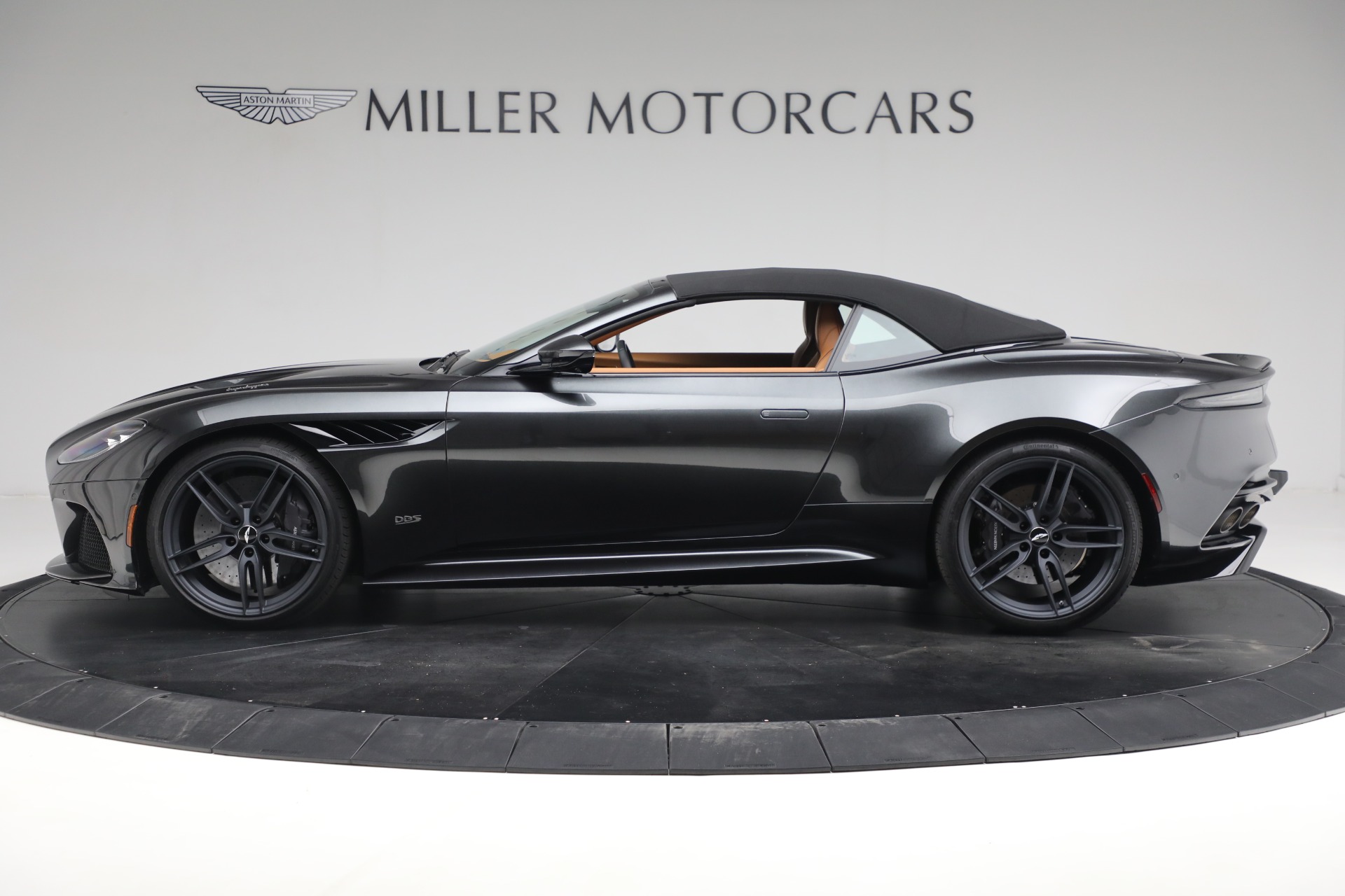Used-2021-Aston-Martin-DBS-Superleggera-Volante