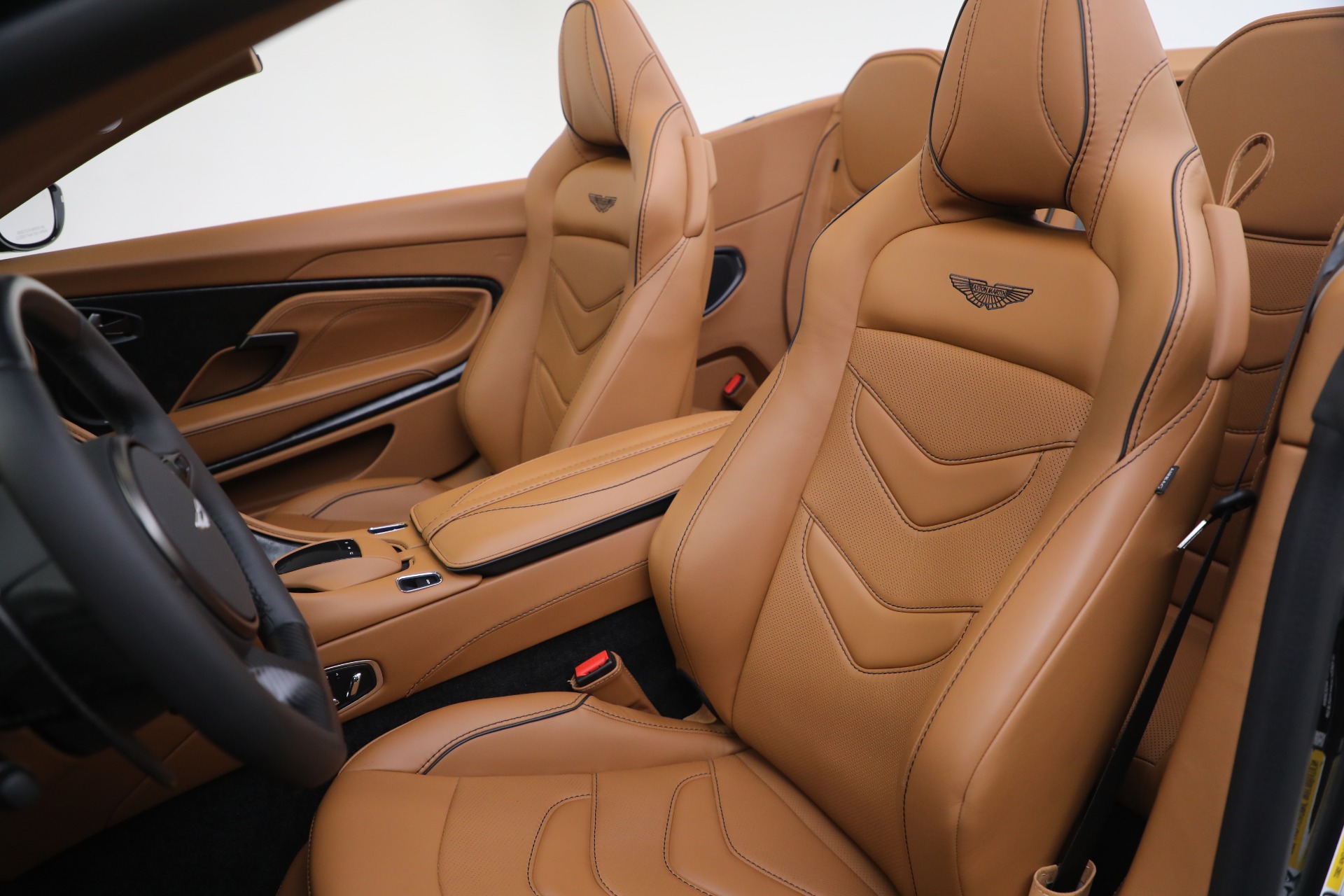 Used-2021-Aston-Martin-DBS-Superleggera-Volante