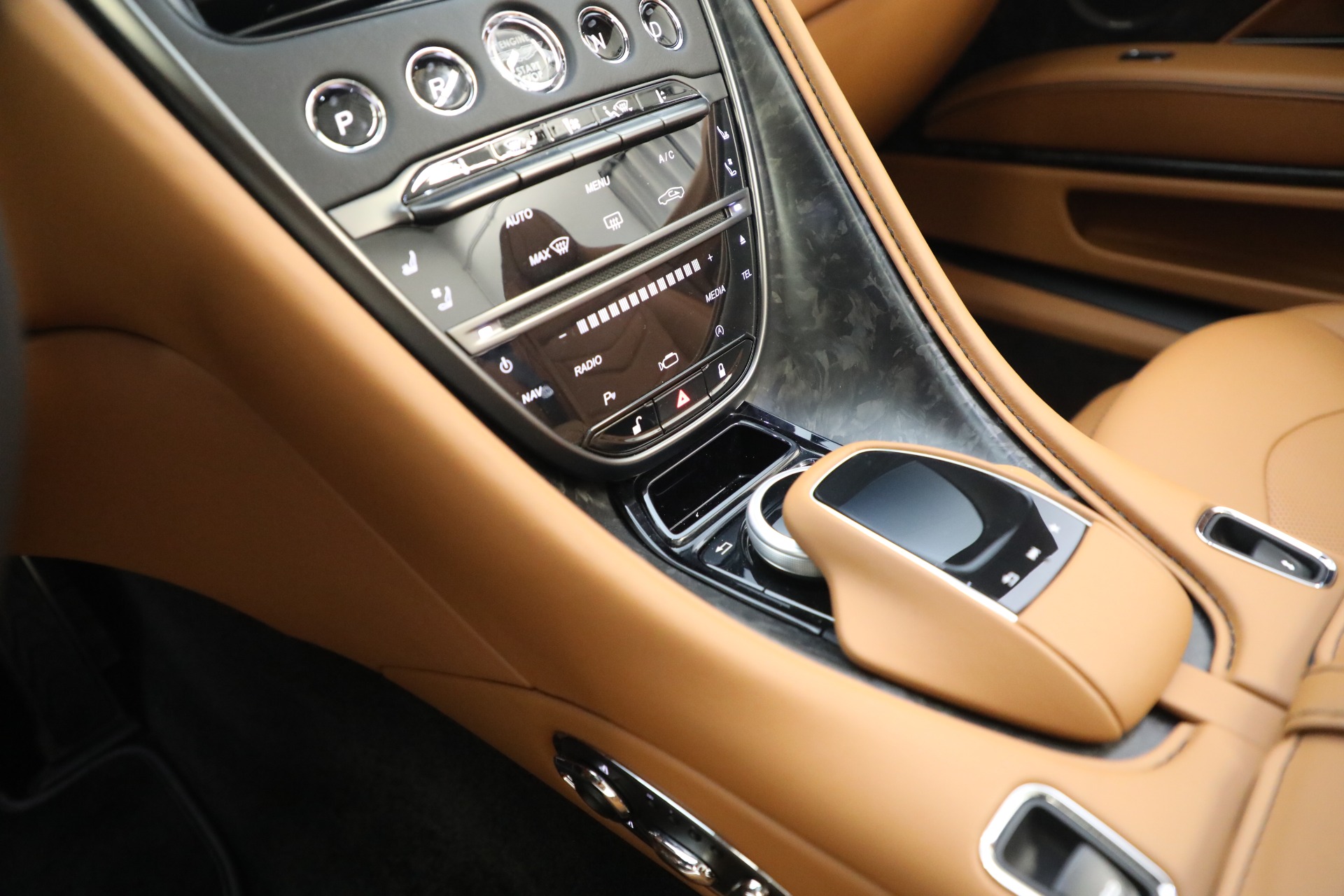 Used-2021-Aston-Martin-DBS-Superleggera-Volante